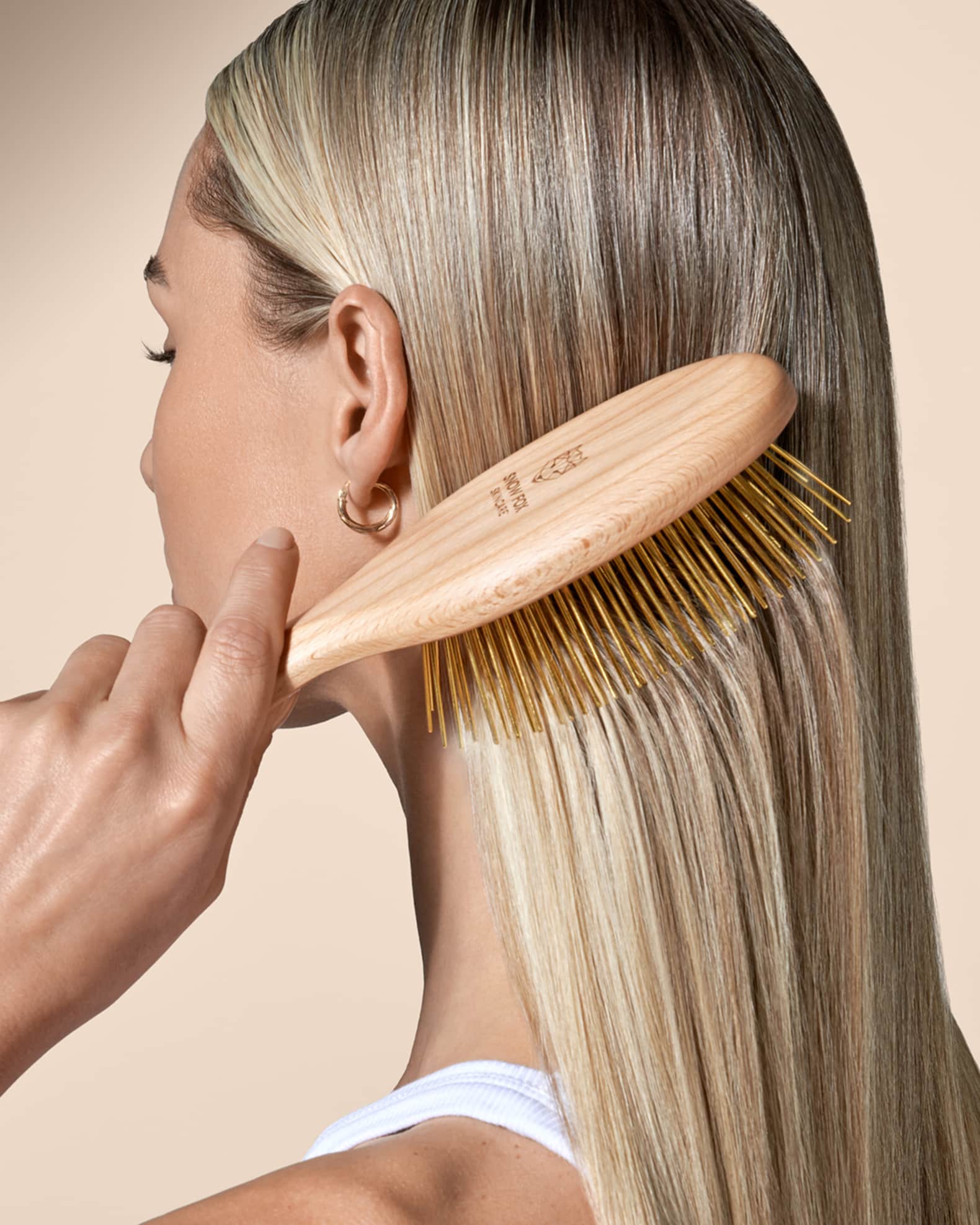 SNOW FOX Gua Sha Hair and Scalp Brush Premium Wooden Edition