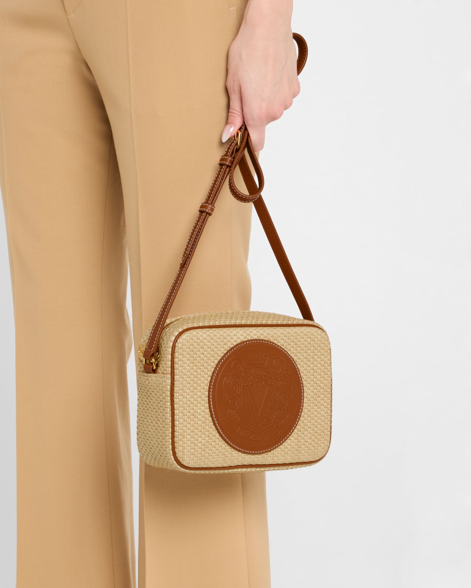 Click Raffia Camera Crossbody Bag 1