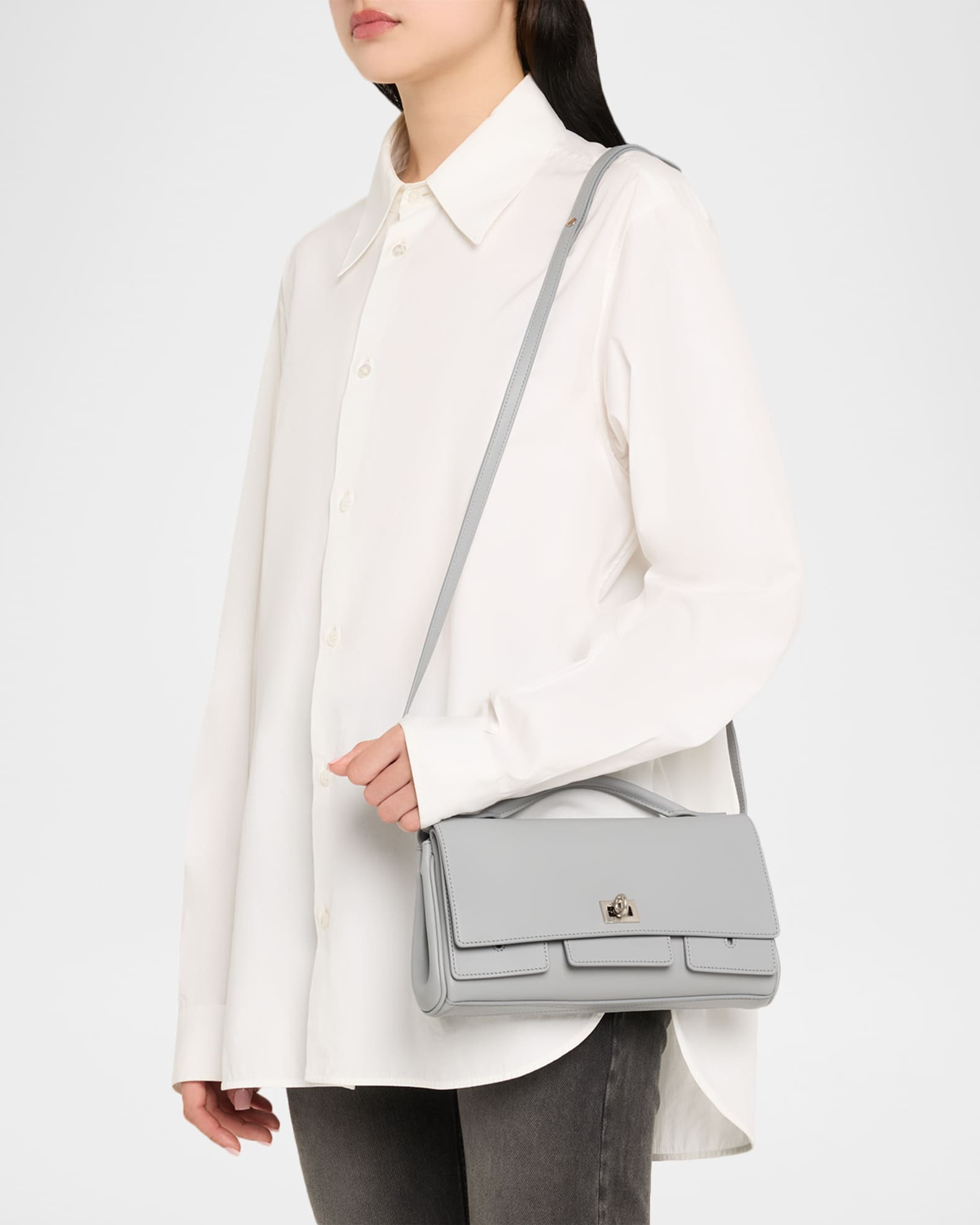 即納！BALENCIAGA BEL AIR ストラップ付き スモール クラッチ Women's Bel Air Clutch On Strap Small in Black | Balenciaga US