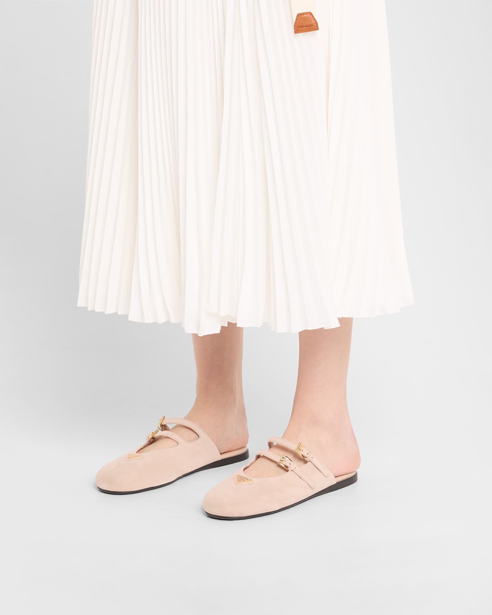 PRADA ベージュ ポインテッドトゥミュール Prada Suede Dual Mary Jane Ballerina Mules | Neiman Marcus