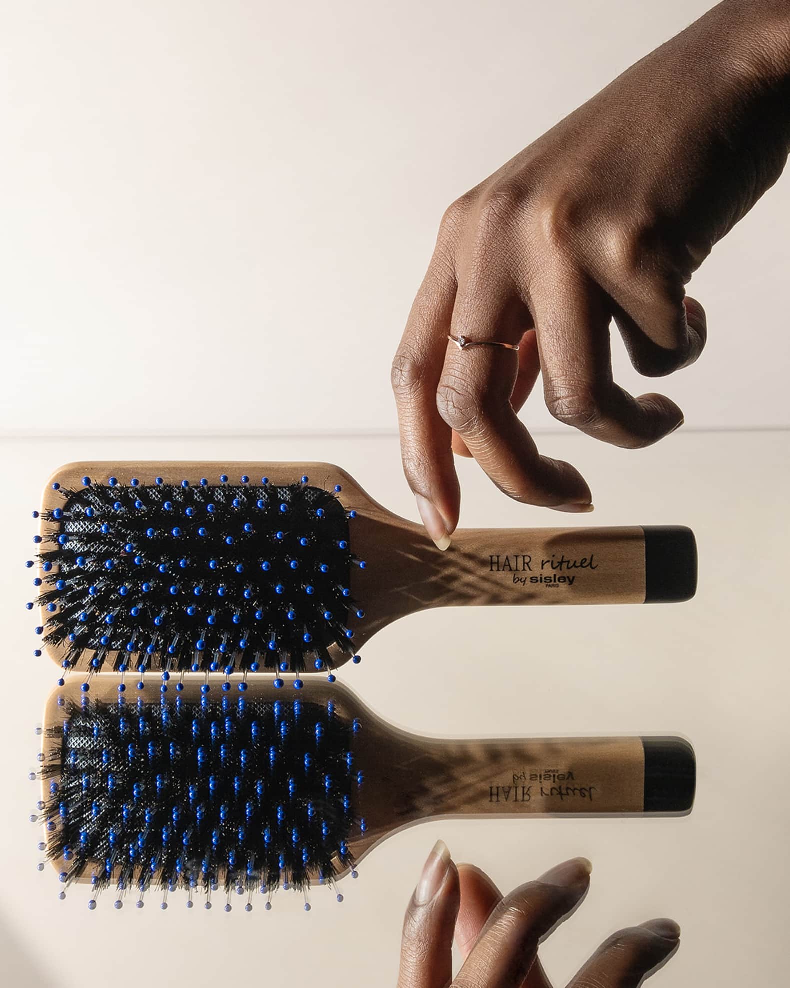 The Pocket Brush Radiance Softness 1