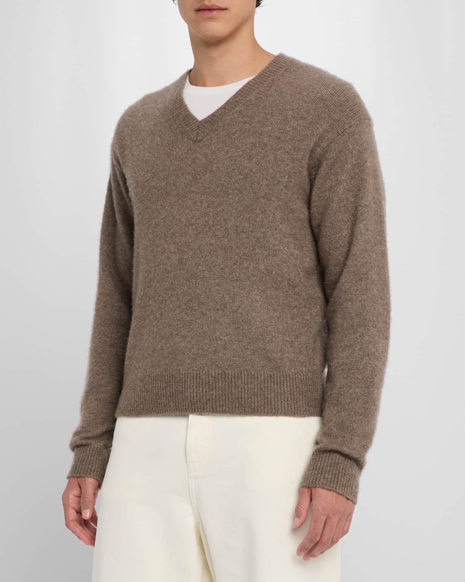 LIGHT CASHMERE KNIT V-NECK P/O サイズ3 25aw FRAME Men's V-Neck Light Cashmere Sweater | Neiman Marcus