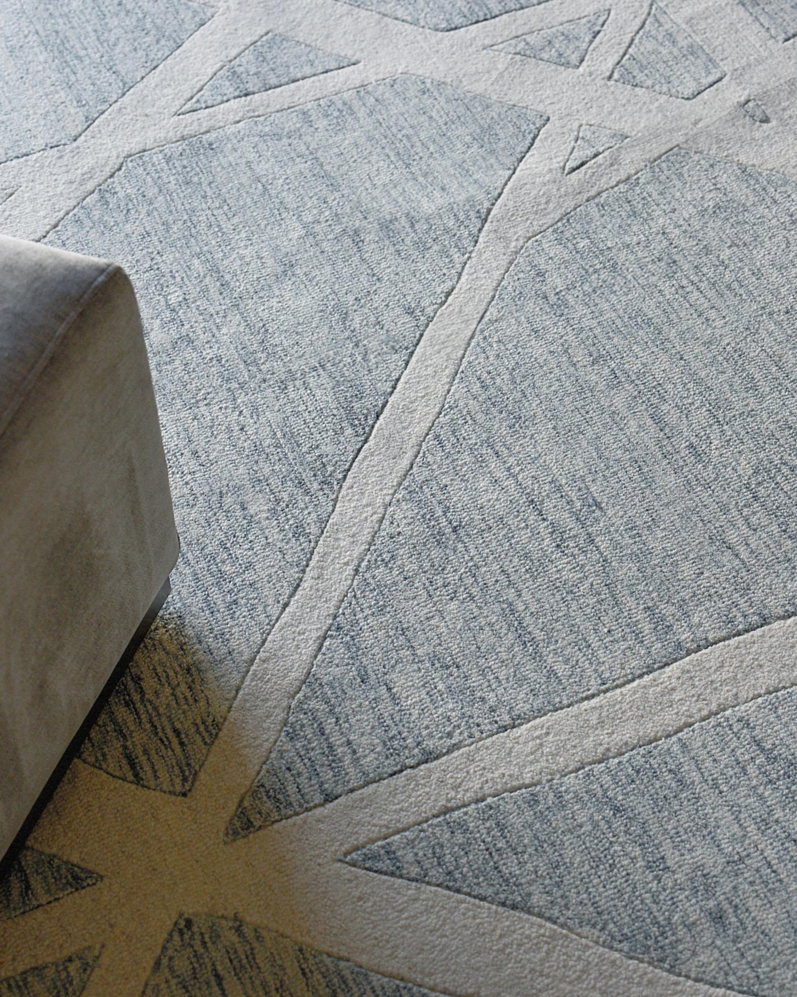 Exquisite Rugs Miami Hand-Tufted Silver/Ivory Rug, 6' x 9' | Neiman Marcus