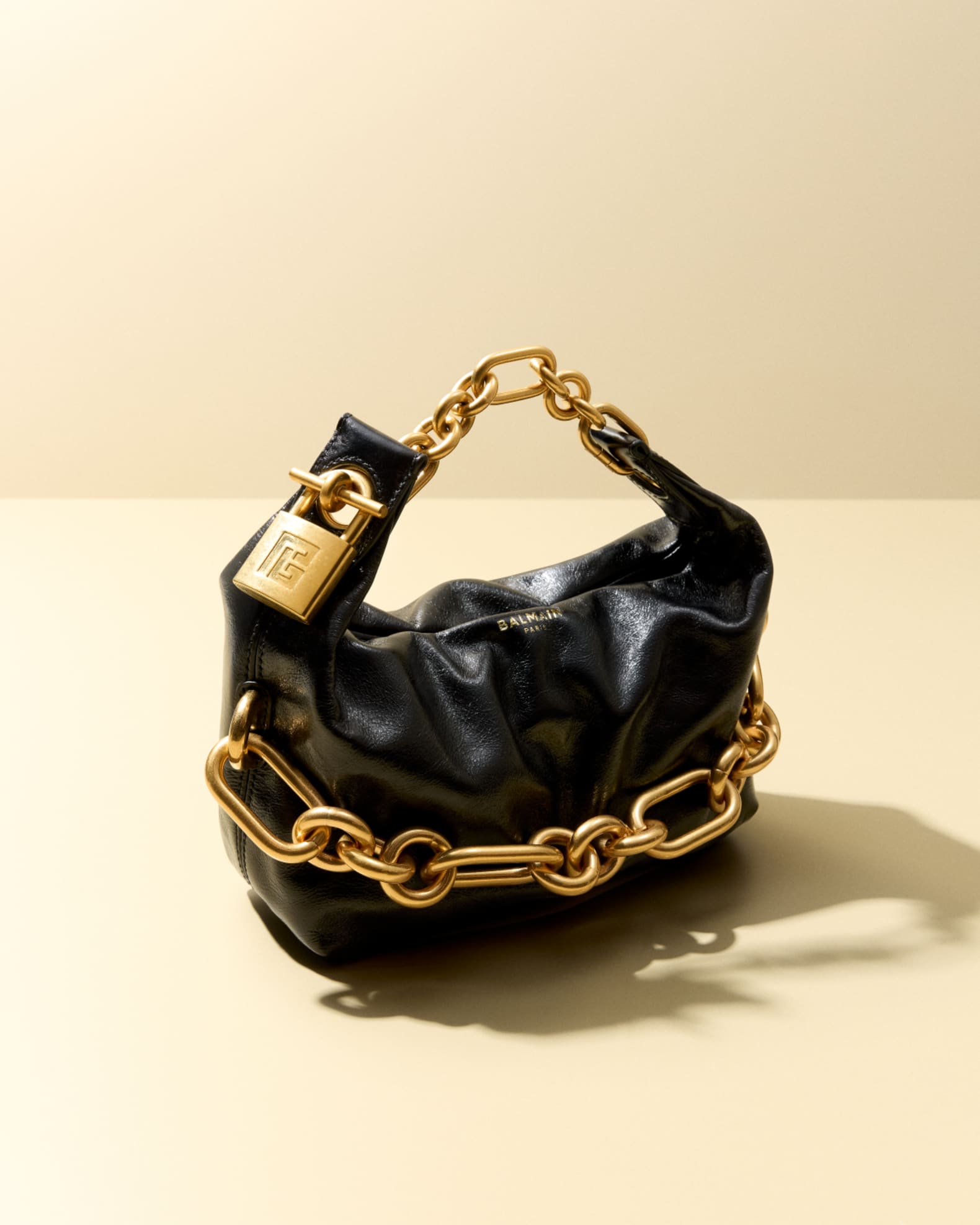 Balmain☆VIP価格 シンク ミニバッグ Balmain Sync Chain Mini Top-Handle Bag in Calfskin Leather