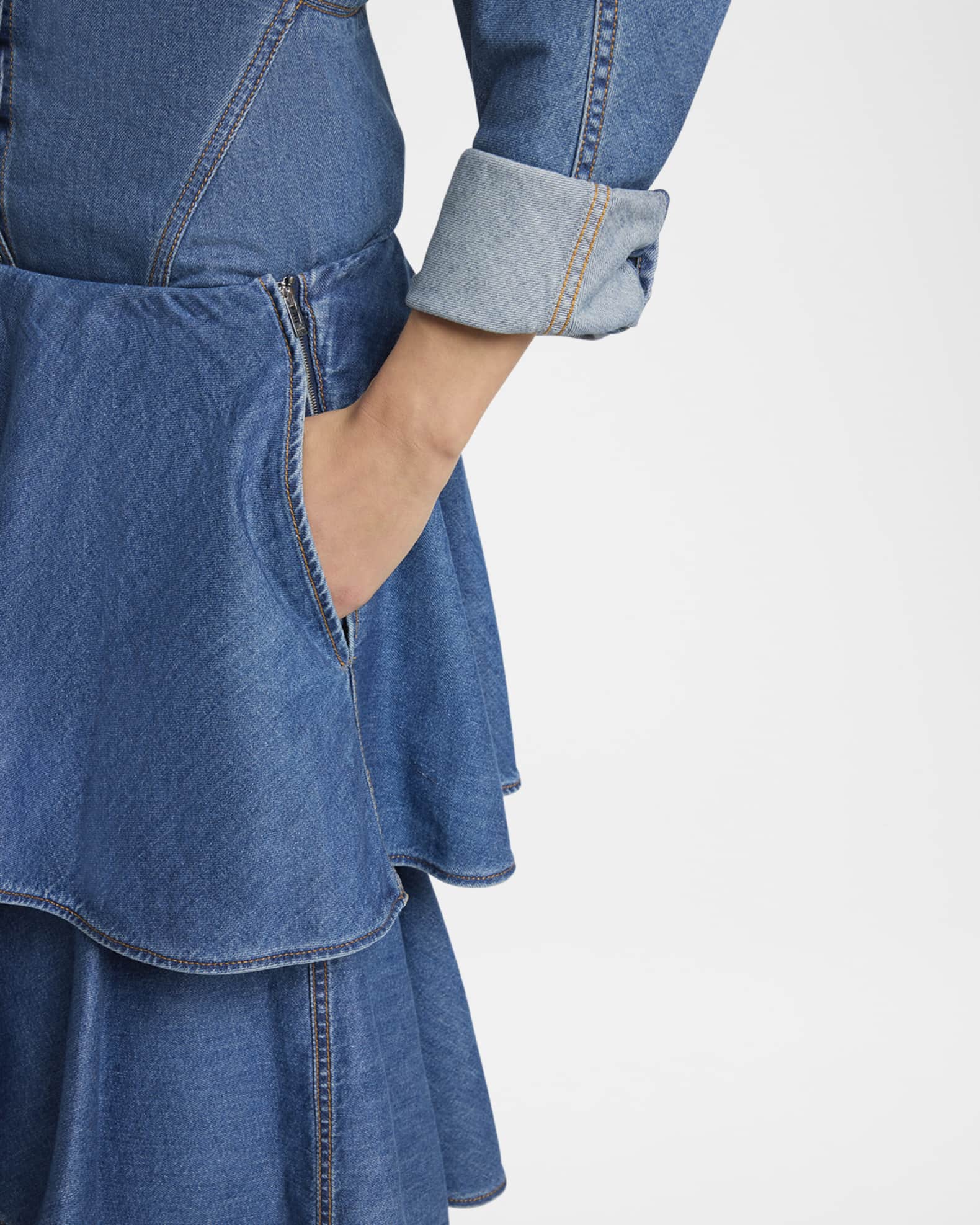 【ALAIA直営店】JUPE PATINEUSE EN DENIM ALAIA Spiral Ruffle Denim Midi Skirt | Neiman Marcus