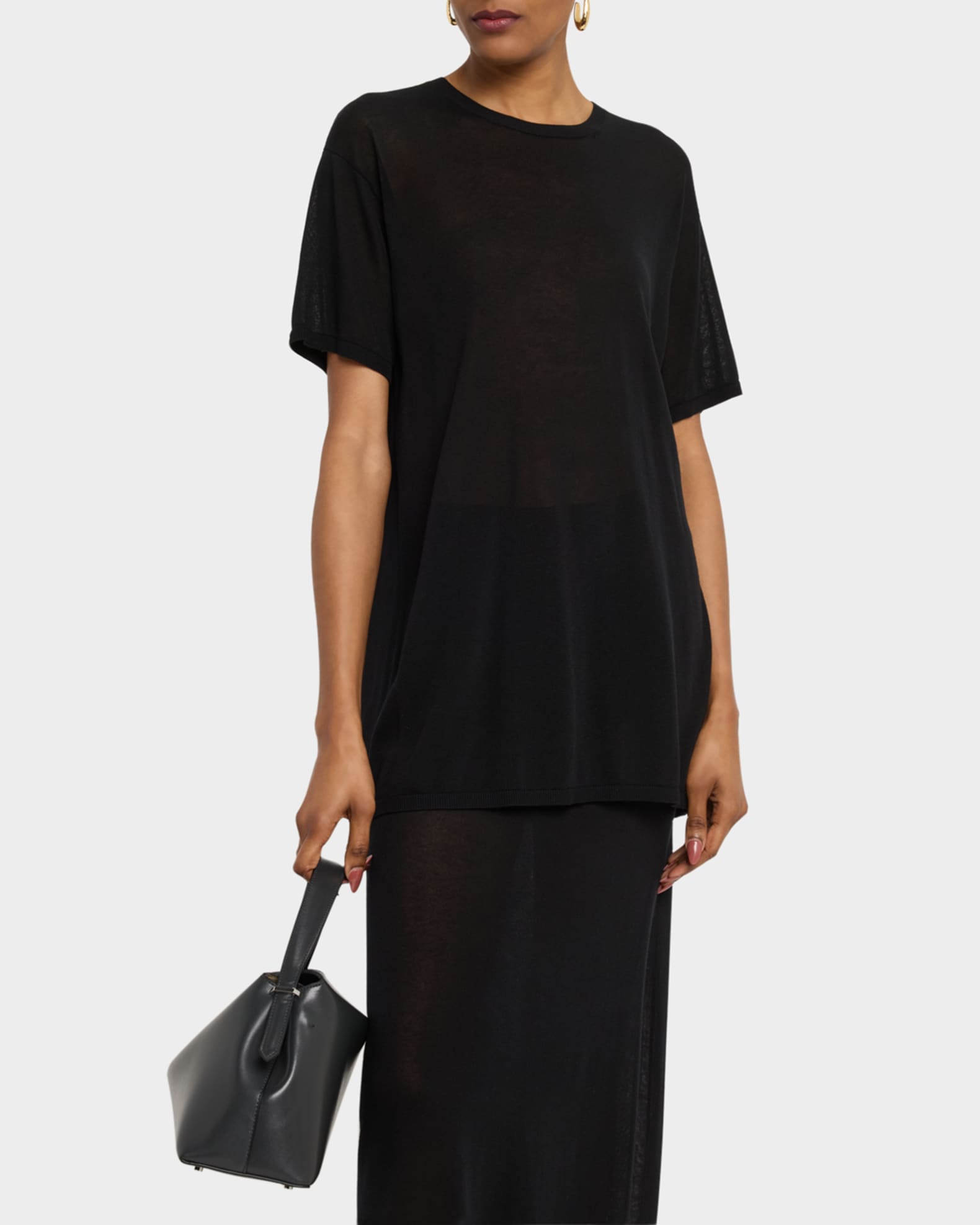 Short Sleeve O-Neck Cashmere Tee in Black