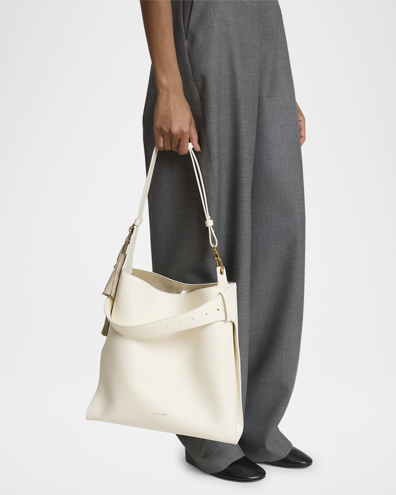 Day Medium Hobo Bag in Smooth Leather 1