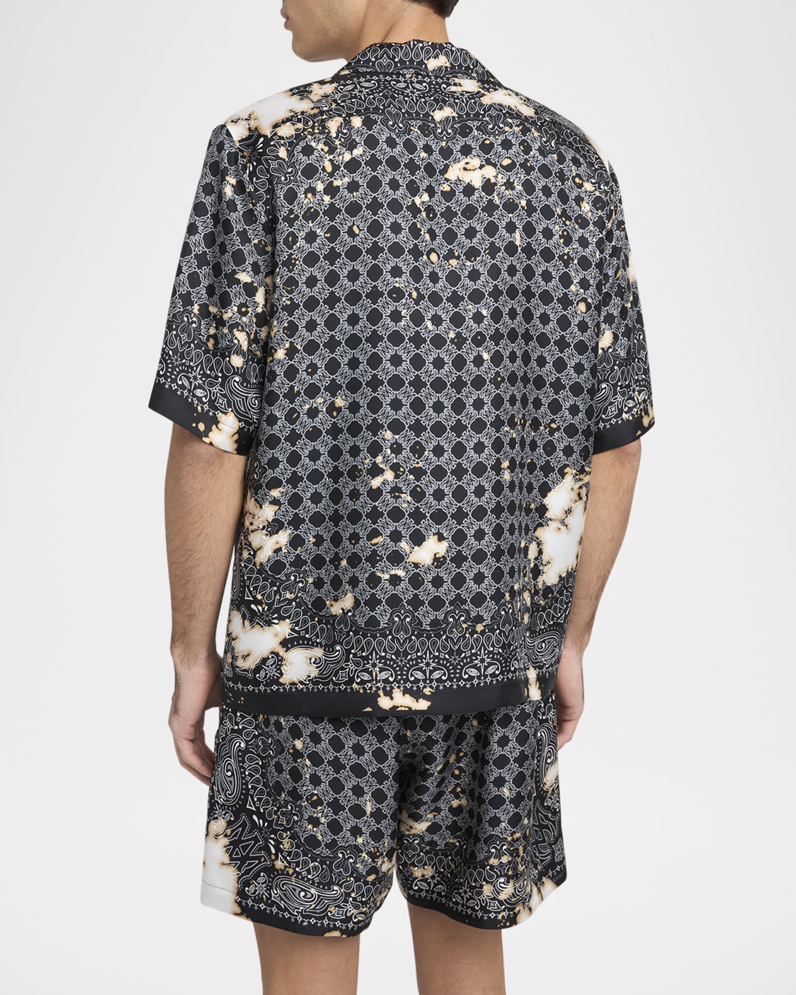 Tシャツ・カットソー AMIRI FW25 BLEACH BANDANA BOWLING SHIRT (AMSTCA1159 BLACK) Amiri Men's Bleached Silk Bandana Bowling Shirt | Neiman Marcus
