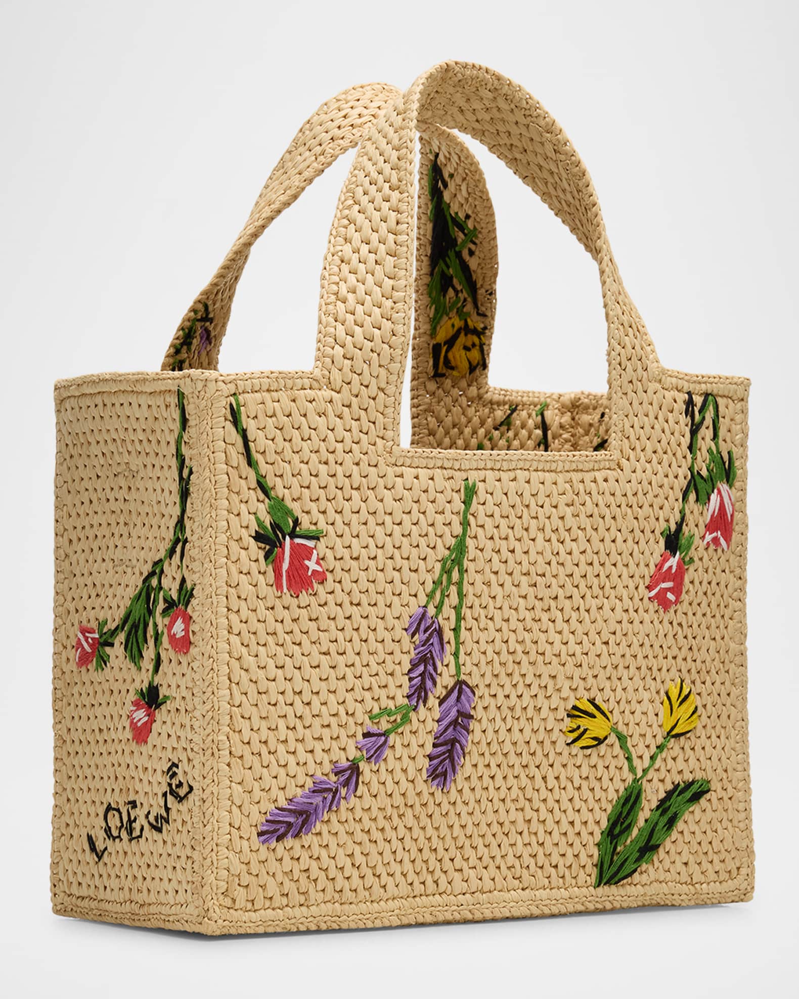 【LOEWE】 + Paula's Ibiza ラフィア トートバッグ 刺繍入り LOEWE + Paula's Ibiza ラフィア トートバッグ 刺繍入り | NET-A
