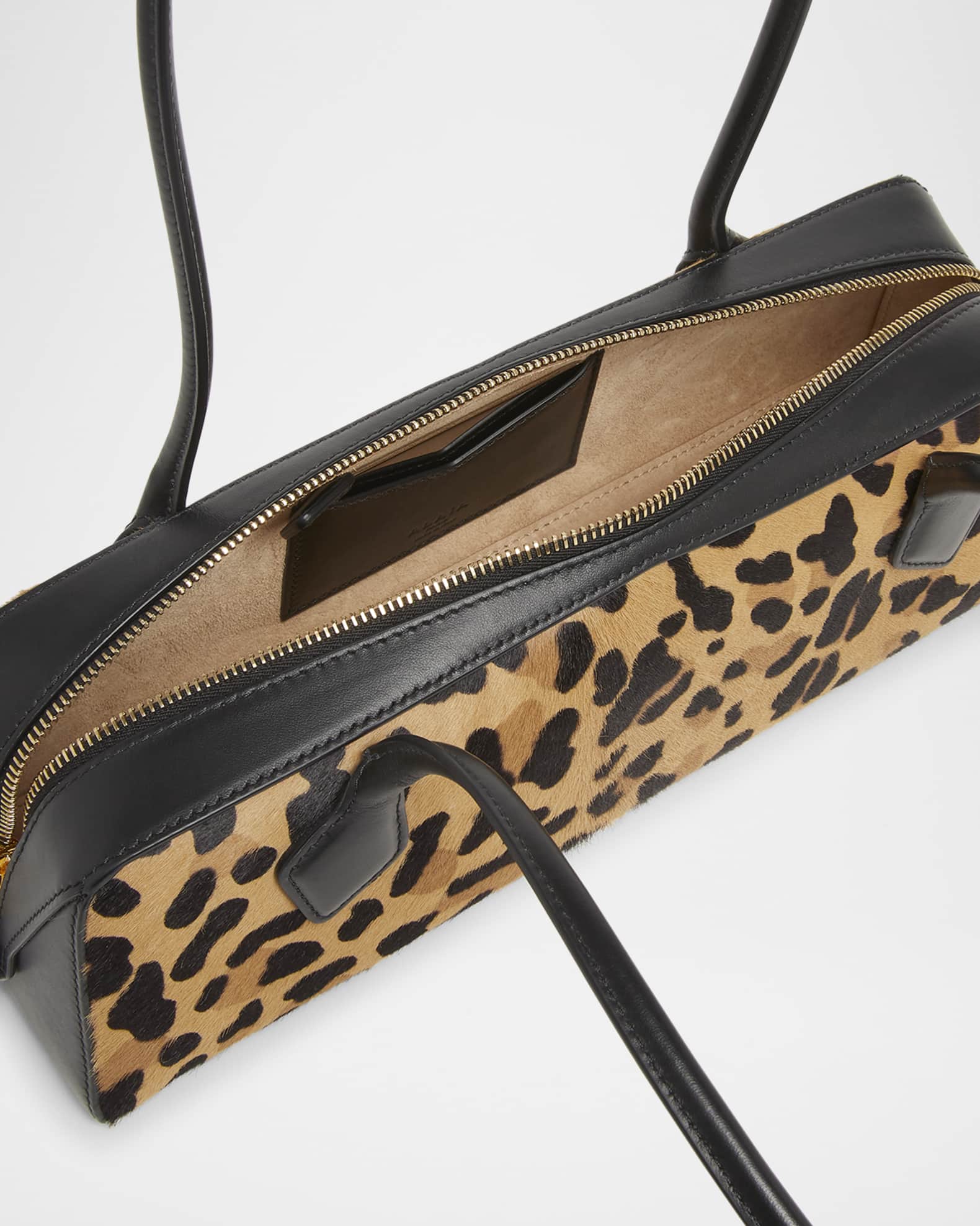 ショルダーバッグ・ポシェット ALAIA POCHETTE LE TECKEL IN LEOPARD PRINT CALFSKIN Alaïa Pochette Le Teckel in leopard print calfskin | TheDoubleF