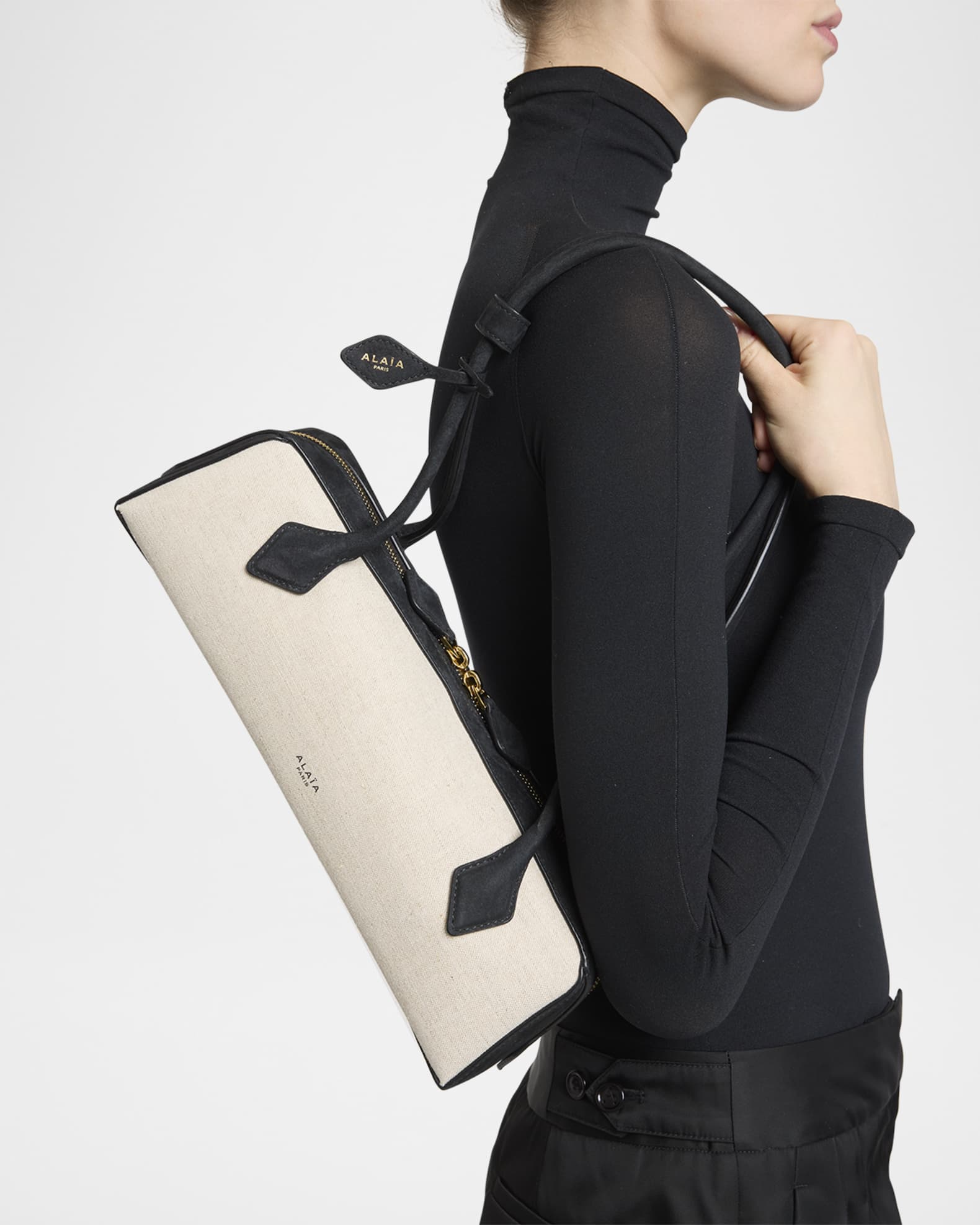 ショルダーバッグ・ポシェット ALAIA \"Le Teckel Medium\" shoulder bag (AA1S06033CA212 999) ALAÏA Black Shoulder Bag in Leather | LE TECKEL | ALAÏA US