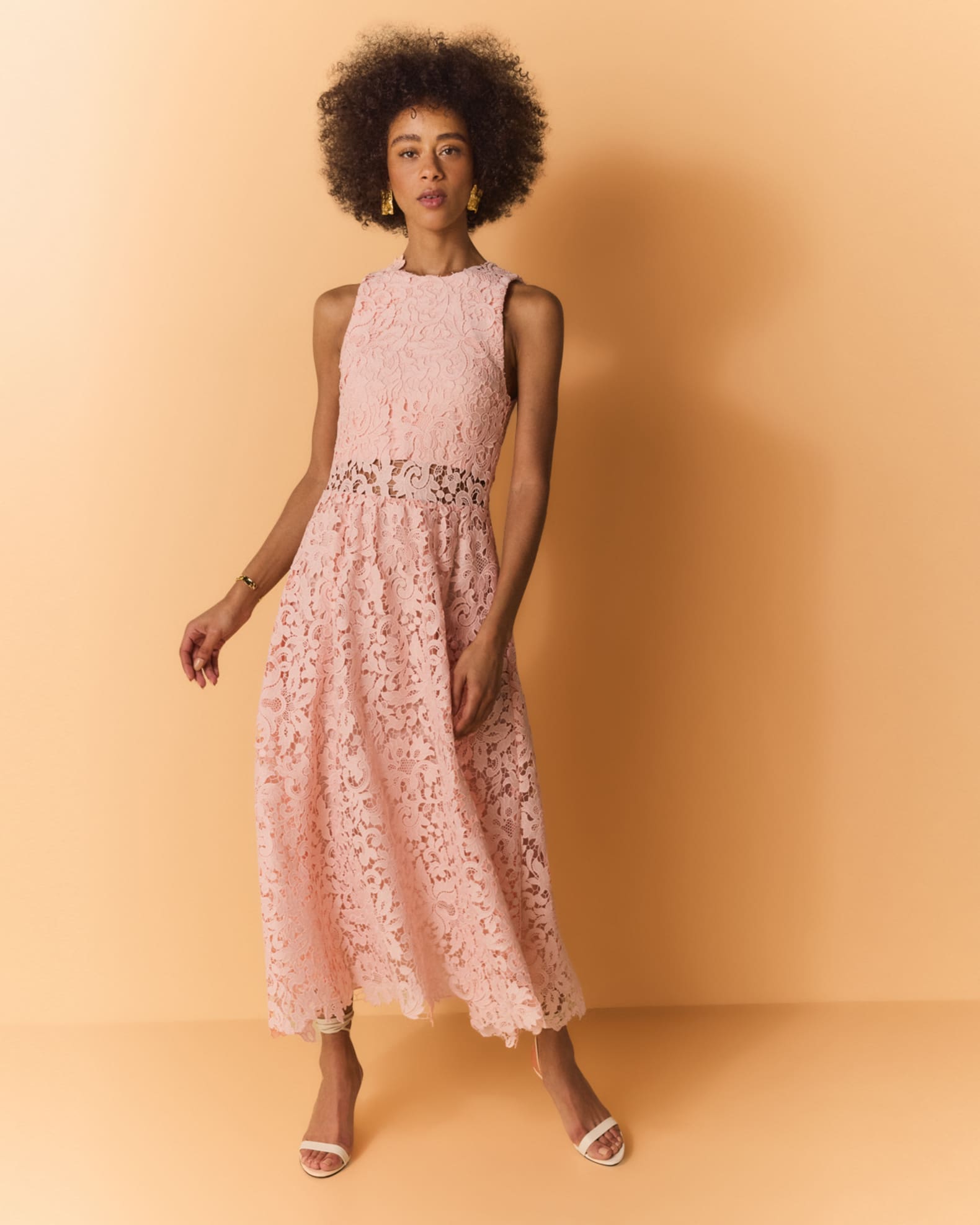上品!【Alice+Olivia】BABETTE 花柄 マットレース Aラインドレス Alice+Olivia Sleeveless Babette Midi Dress | Harrods AE