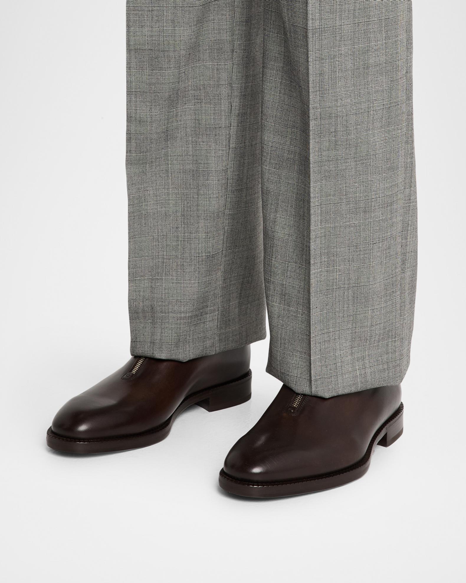 Ferragamo Men display picture 2