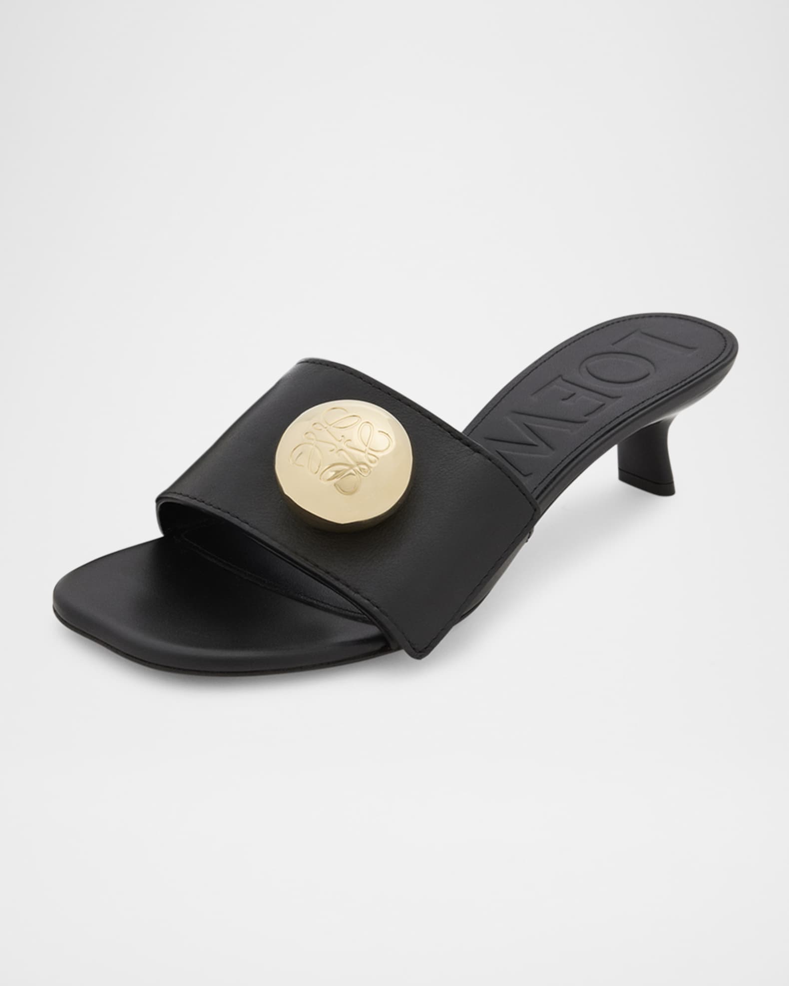 サンダル・ミュール Loewe Camel Leather Pebble Slippers LOEWE Pebble embellished leather slides | NET-A-PORTER