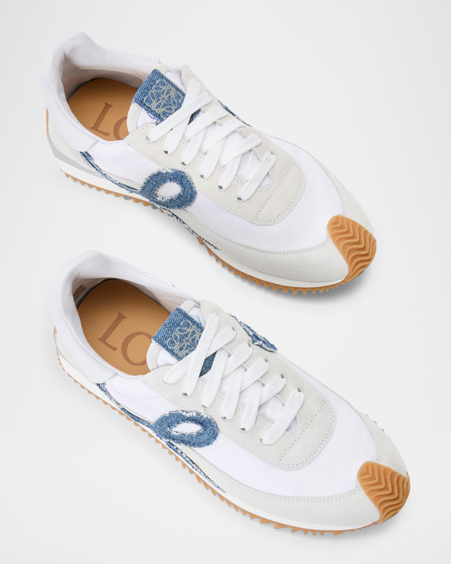 25FW ライトデニム スニーカー 上品【LOEWE】フローランナー 2.0 Loewe Flow Runner 2.0 Denim Sneakers | Neiman Marcus