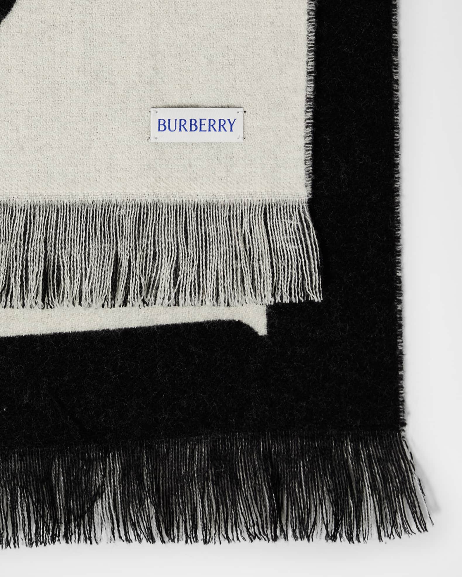 【BURBERRY】MU B SHIELD GRAPHIC SCARF Burberry releases the B shield scarf featuring Brewed
