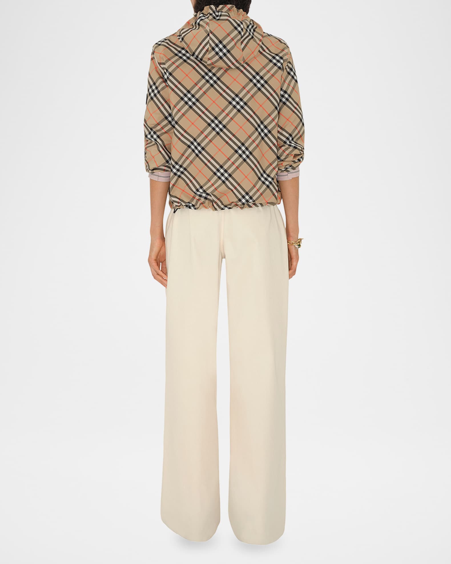 【送料&関税込】Burberry Check BouclAC Coat Burberry Check bouclé coat in beige - Burberry | Mytheresa