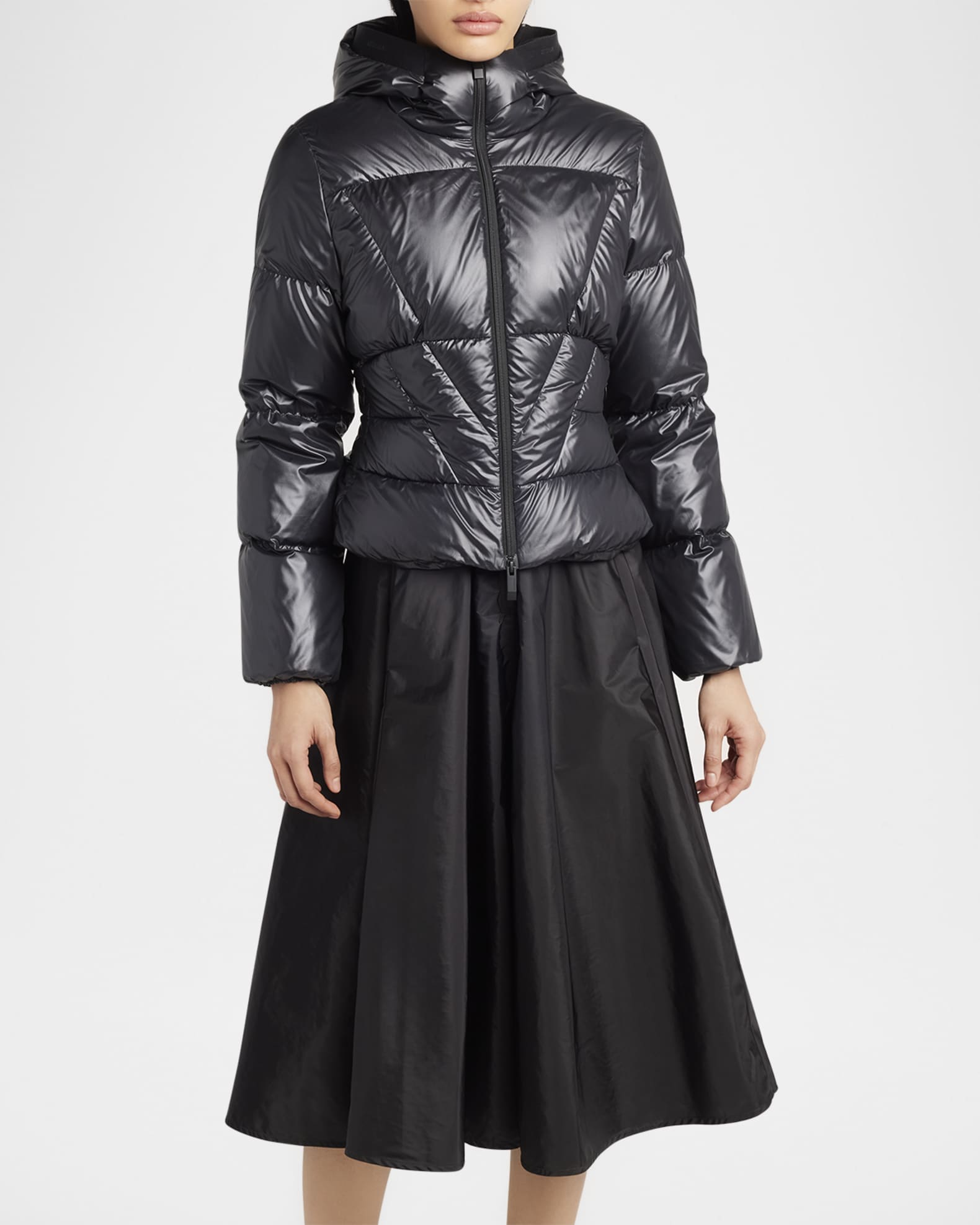 MONCLERモンクレール、004 Wine O'clock セット Pink Nisene Hooded Short Down Jacket - Short Down Jackets for