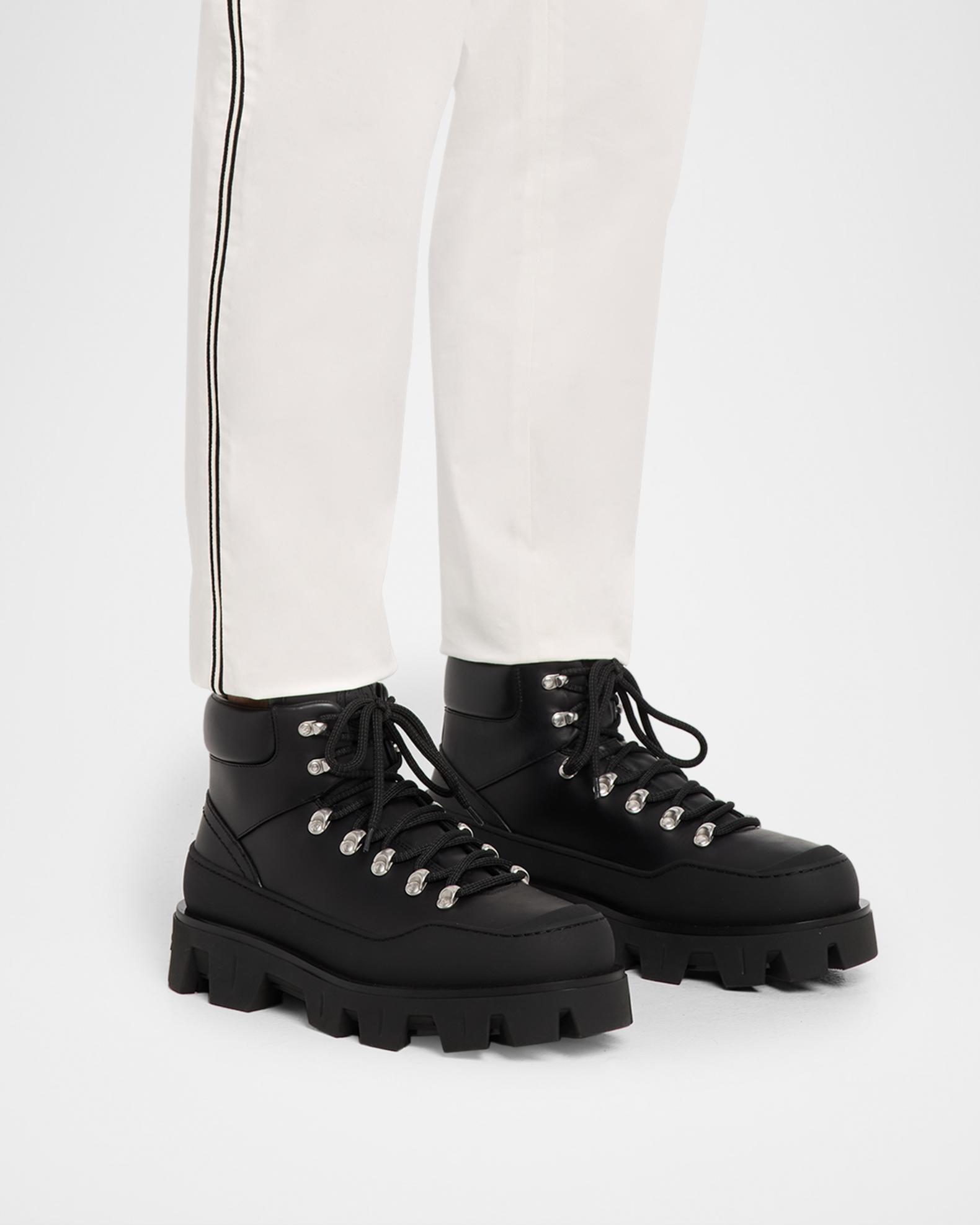 Moncler Men display picture 2