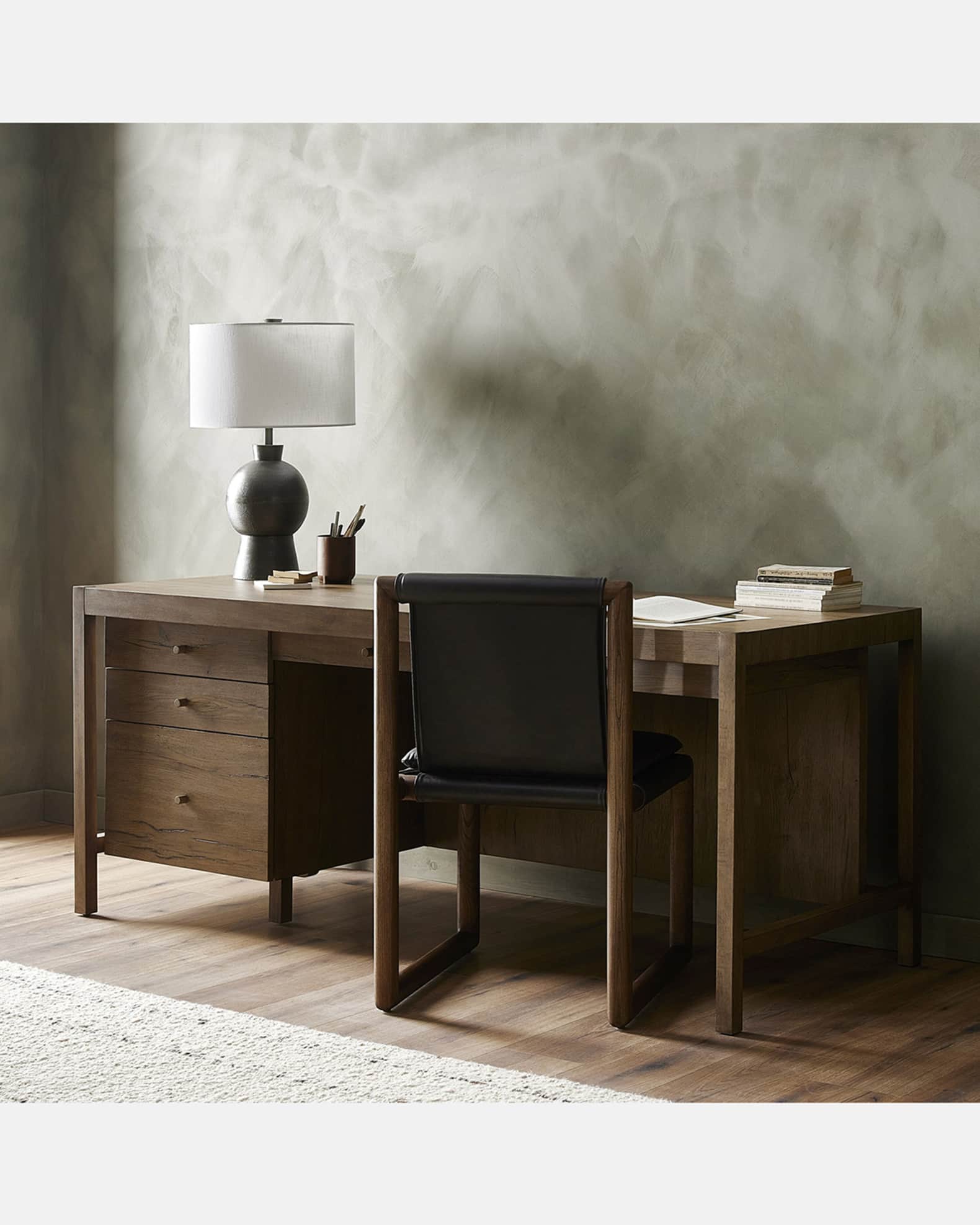 Suspension Executive Desk 1