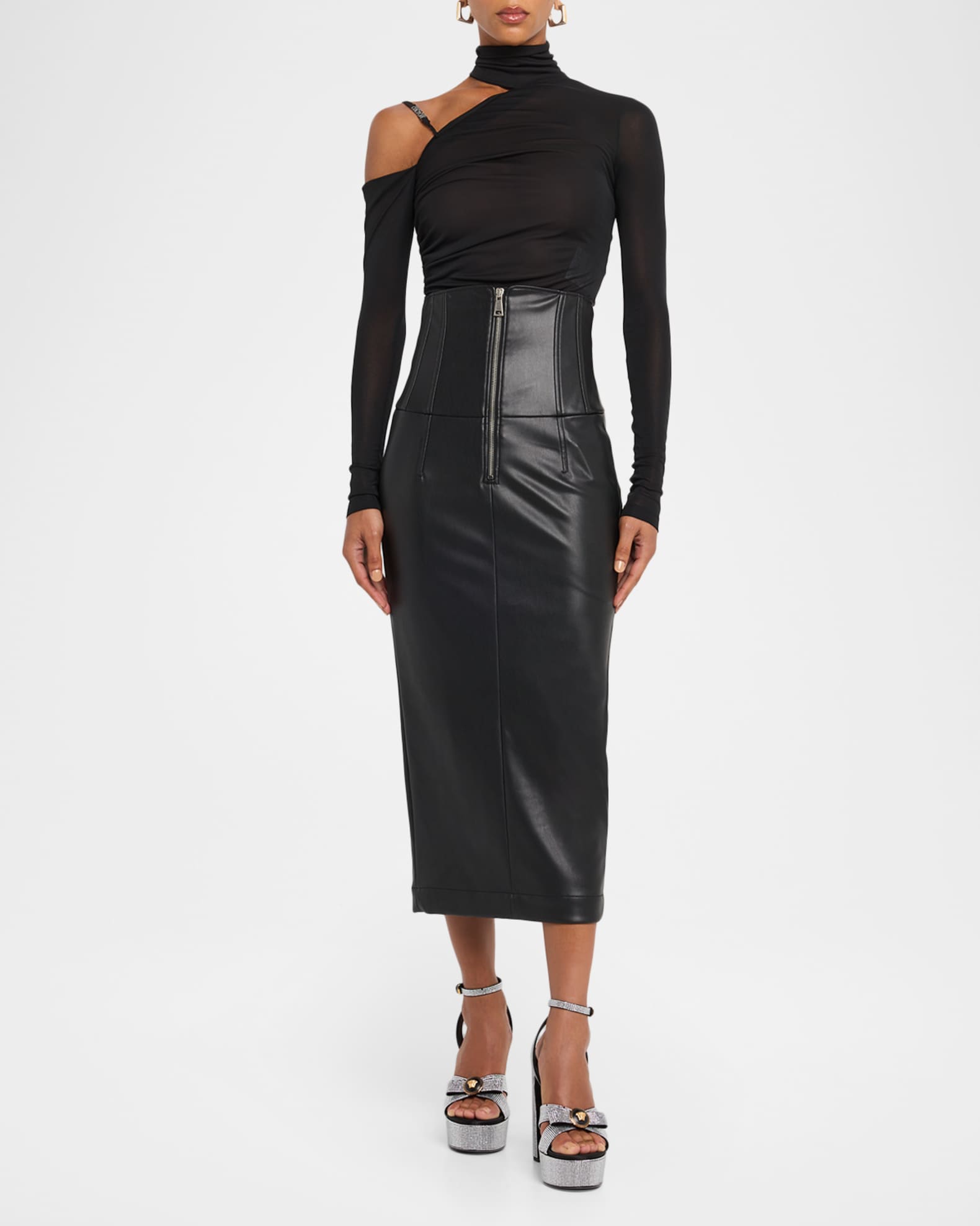 Gianni Versace スカート 38 GIANNI VERSACE ヴェルサーチ ブラックスカート 38 - メルカリ