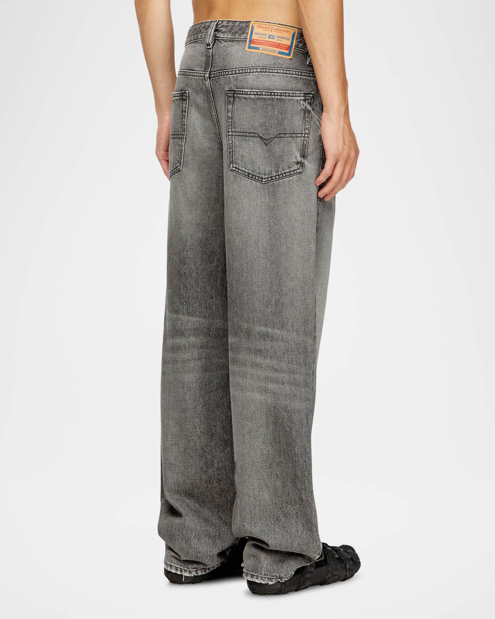 Diesel 2001 D-Macro W28L30ストレートジーンズ Diesel Men's D-2001 D-Macro Relaxed Grey-Wash Jeans | Neiman Marcus