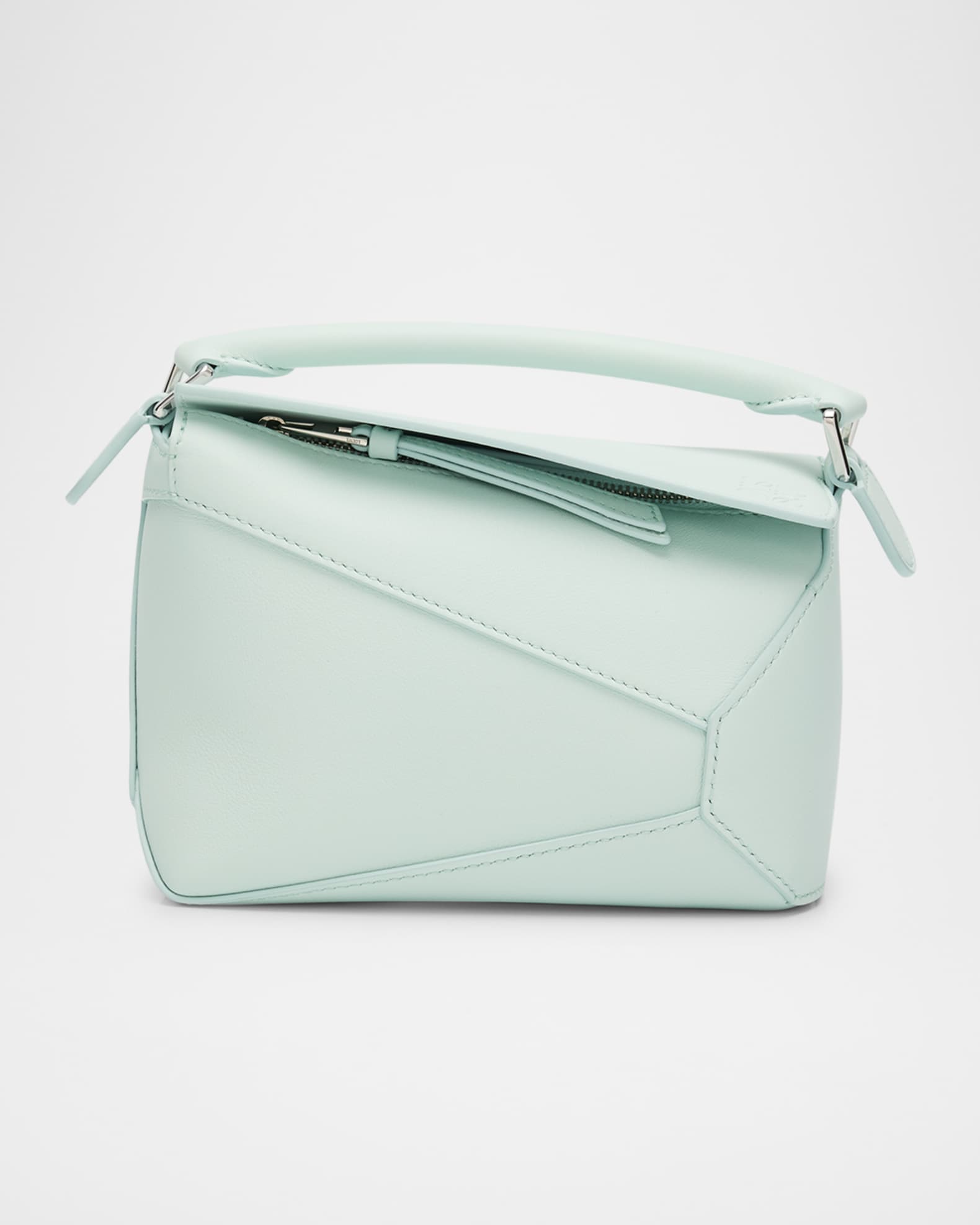 ハンドバッグ LOEWE Puzzle Mini Edge Handbag Loewe Puzzle Edge Mini Top-Handle Bag in Calfskin Leather
