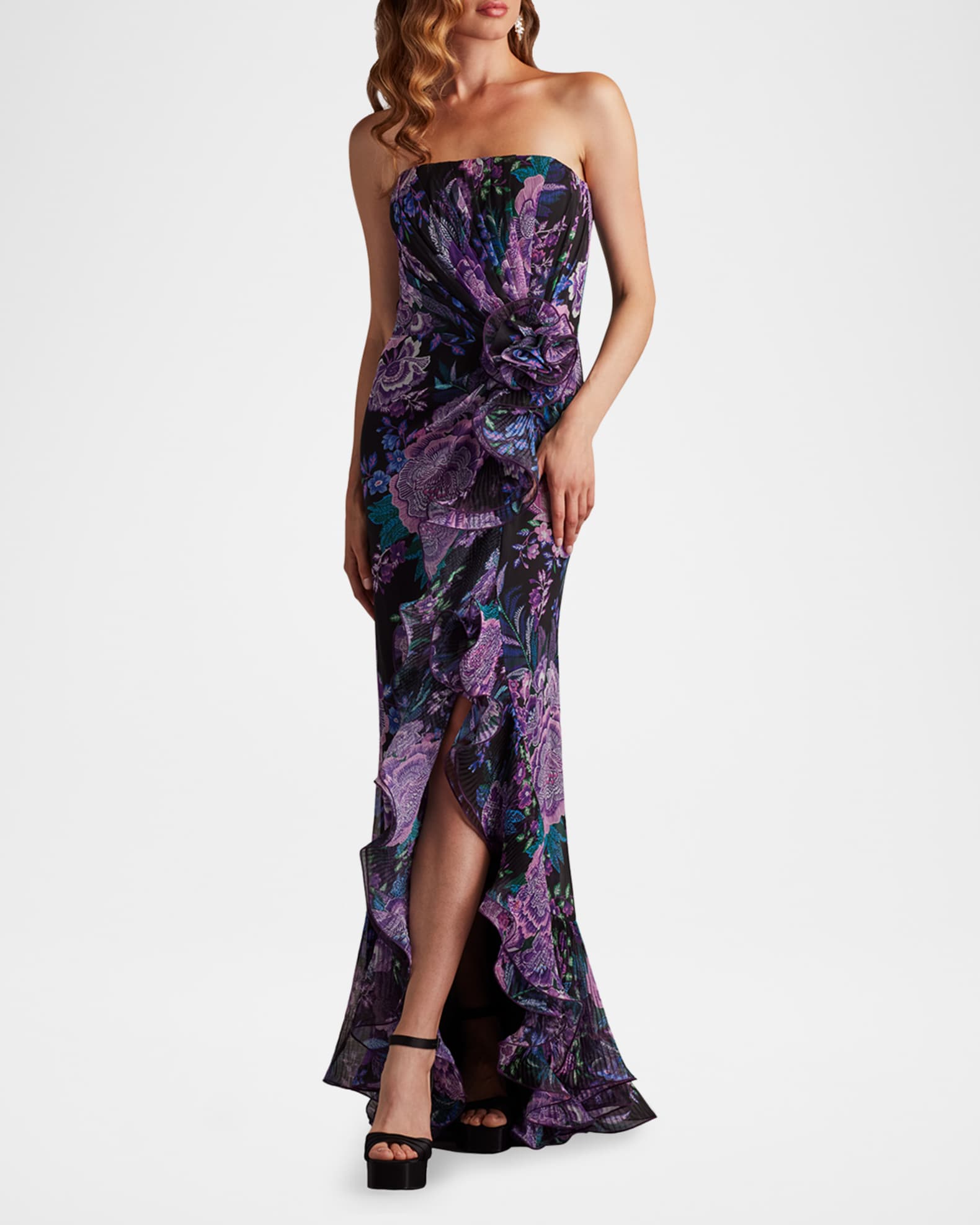 優雅に揺れる存在感【TADASHI SHOJI】フローラル フリル ドレス Tadashi Shoji Strapless Floral-Print Ruffle Gown | Neiman Marcus