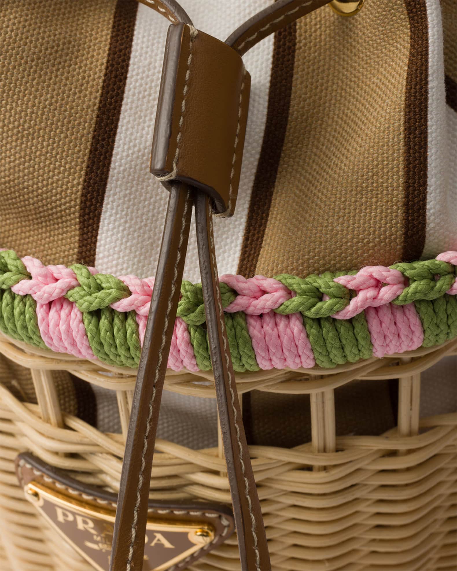 【日本入手困難】プラダ Wicker mini bucket bag ハンドバッグ 日本入手困難】プラダ Wicker mini bucket bag ハンドバッグ