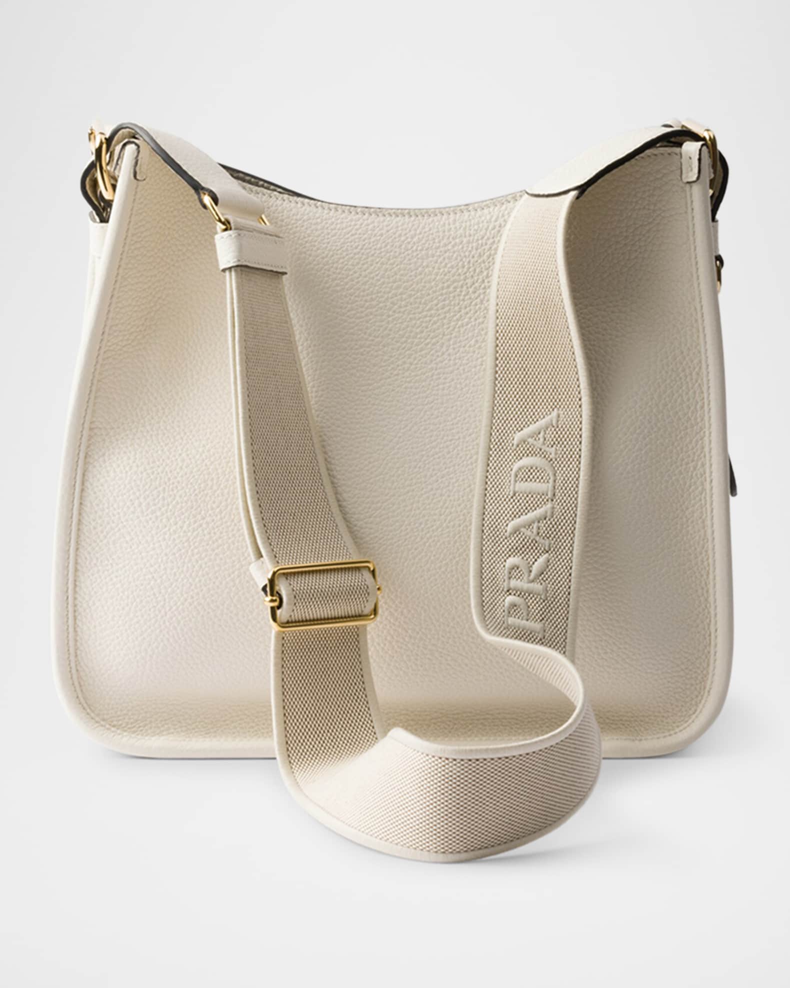 【新品未着用】P.A.R.O.S.H. イタリア製　白　ミディ丈　フレアドレス 新品未着用】P.A.R.O.S.H. イタリア製 白 ミディ丈 フレアドレス