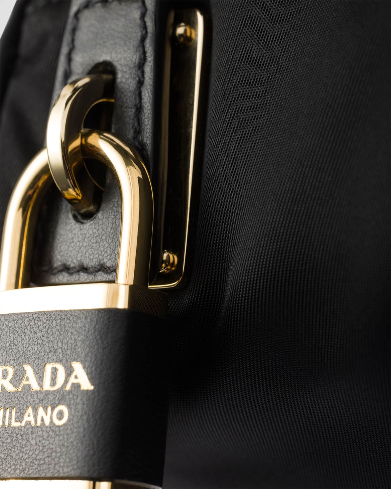 バッグ・カバンその他 PRADA BLACK MEDIUM BAG WITH PADLOCK Prada Black medium bag with padlock | TheDoubleF