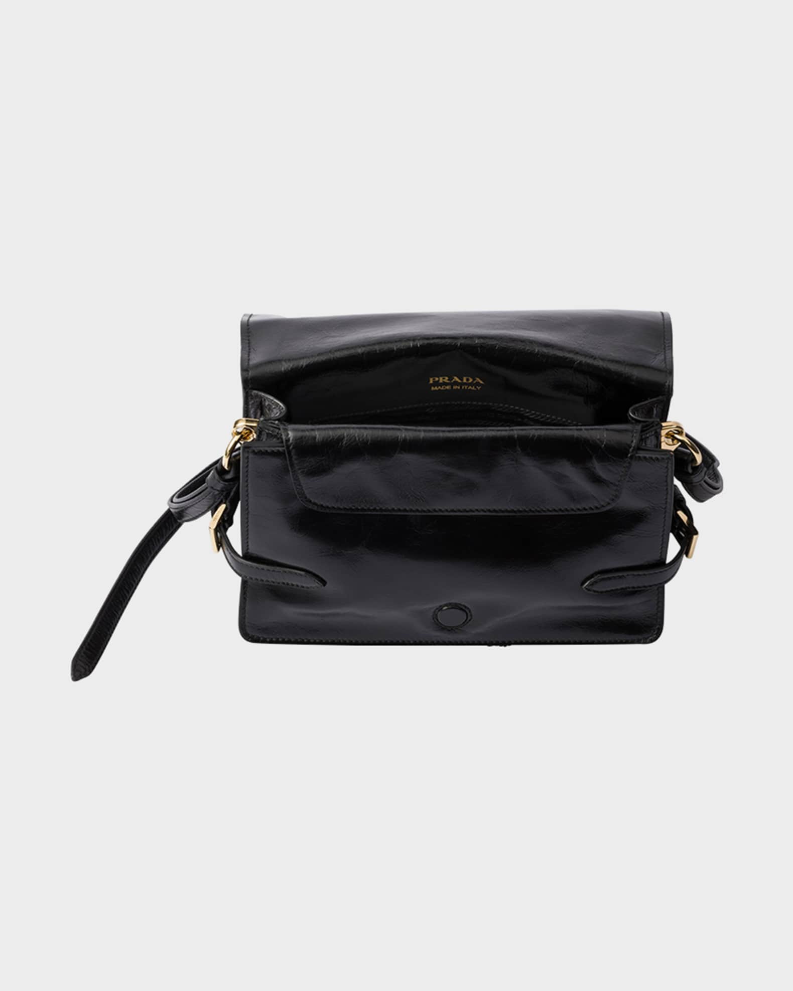 ショルダーバッグ・ポシェット PRADA MEDIUM CROSSBODY BAG IN SMOOTH LEATHER Prada Medium Re-Nylon & Leather Shoulder Bag with Padlock