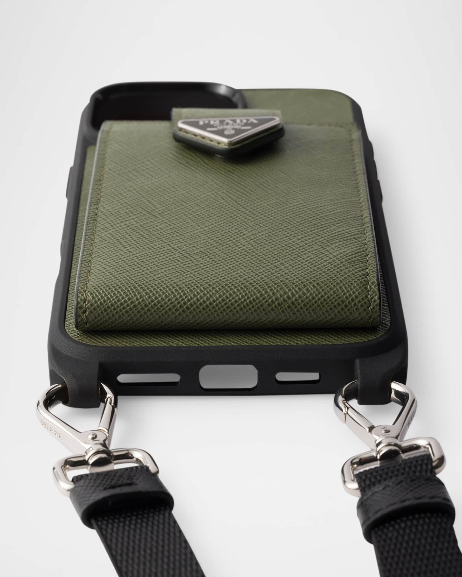 PRADA iPhone16 Pro スマホケース 012925 直営店買付 PRADA サフィアーノレザー iPhone16 Pro &16 Pro Max