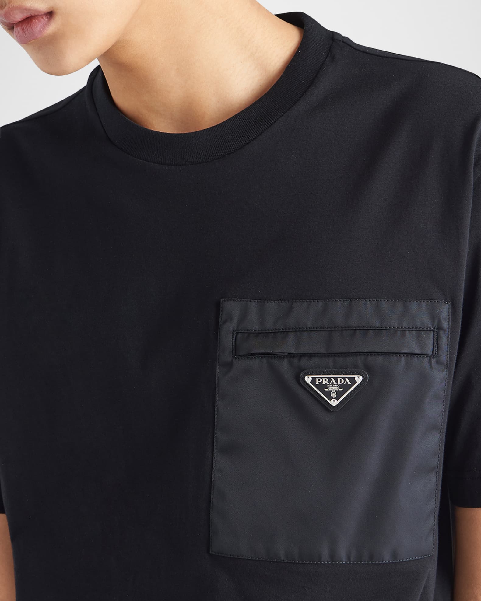 【美品】PRADA　LOGO POCKET ロゴ ポケット T-shirt【М】 美品】PRADA LOGO POCKET ロゴ ポケット T-shirt【М】