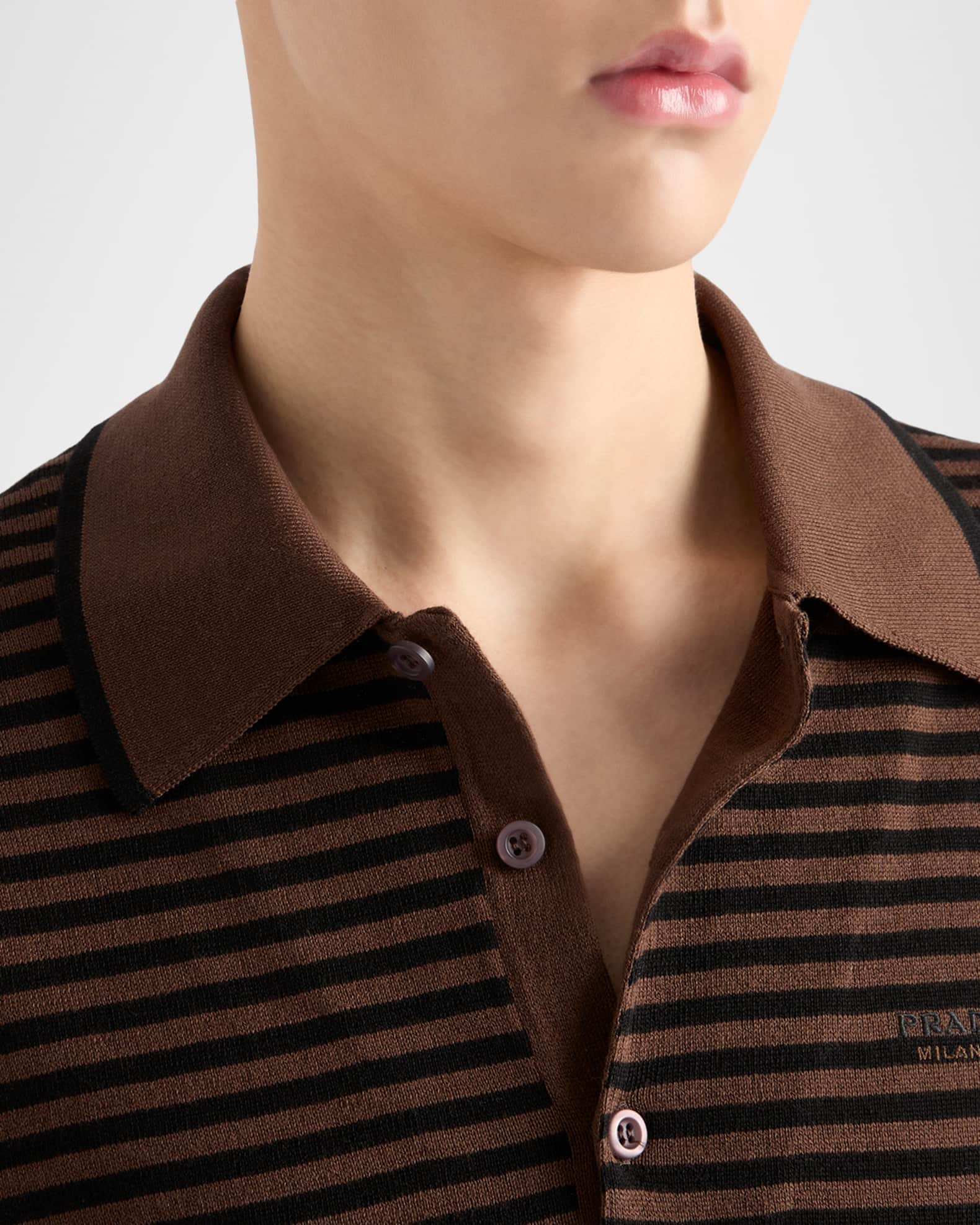 トップス 90s prada polo shirt (M) brown 90s prada polo shirt (M) brown Prada Brown Logo Polo Prada