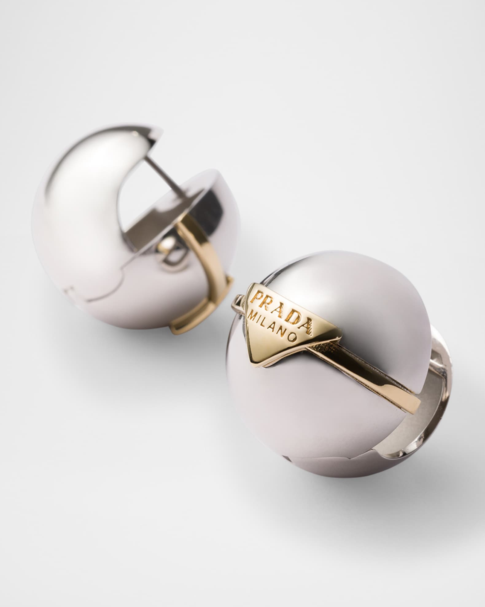 【PRADA】l pendant huggie single earring【ランク:Ａ】 Prada Ball Huggie Earrings | Neiman Marcus