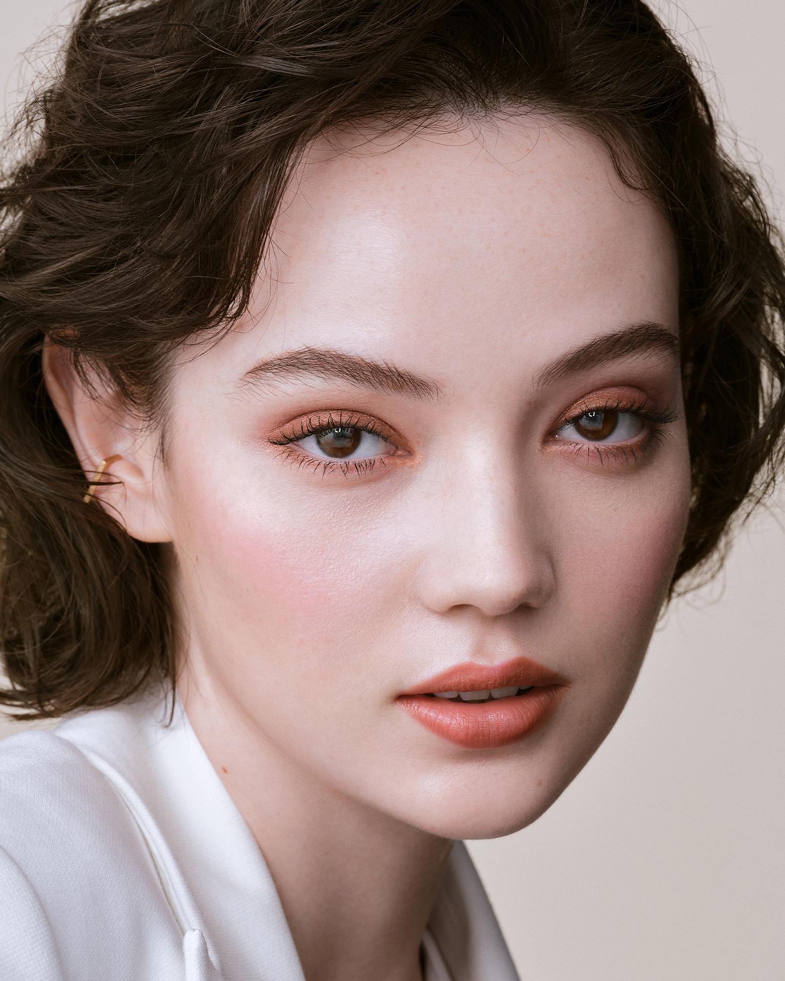 Cle de Peau Beaute Translucent Loose Powder | Neiman Marcus