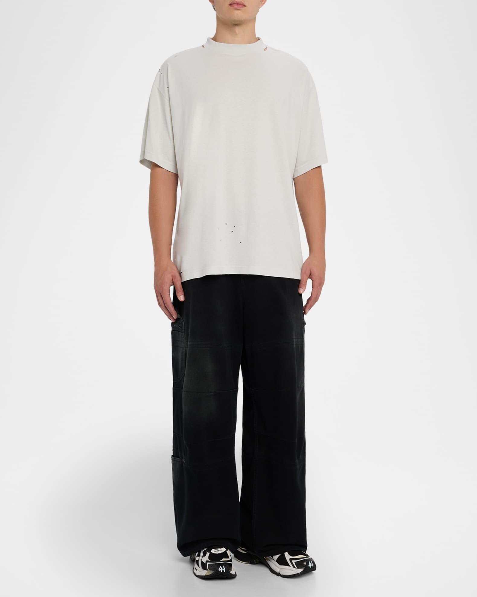 【BALENCIAGA】Script Oversized T-shirt スクリプト Tシャツ Balenciaga Blackletter Script Oversized T Shirt | Neiman Marcus