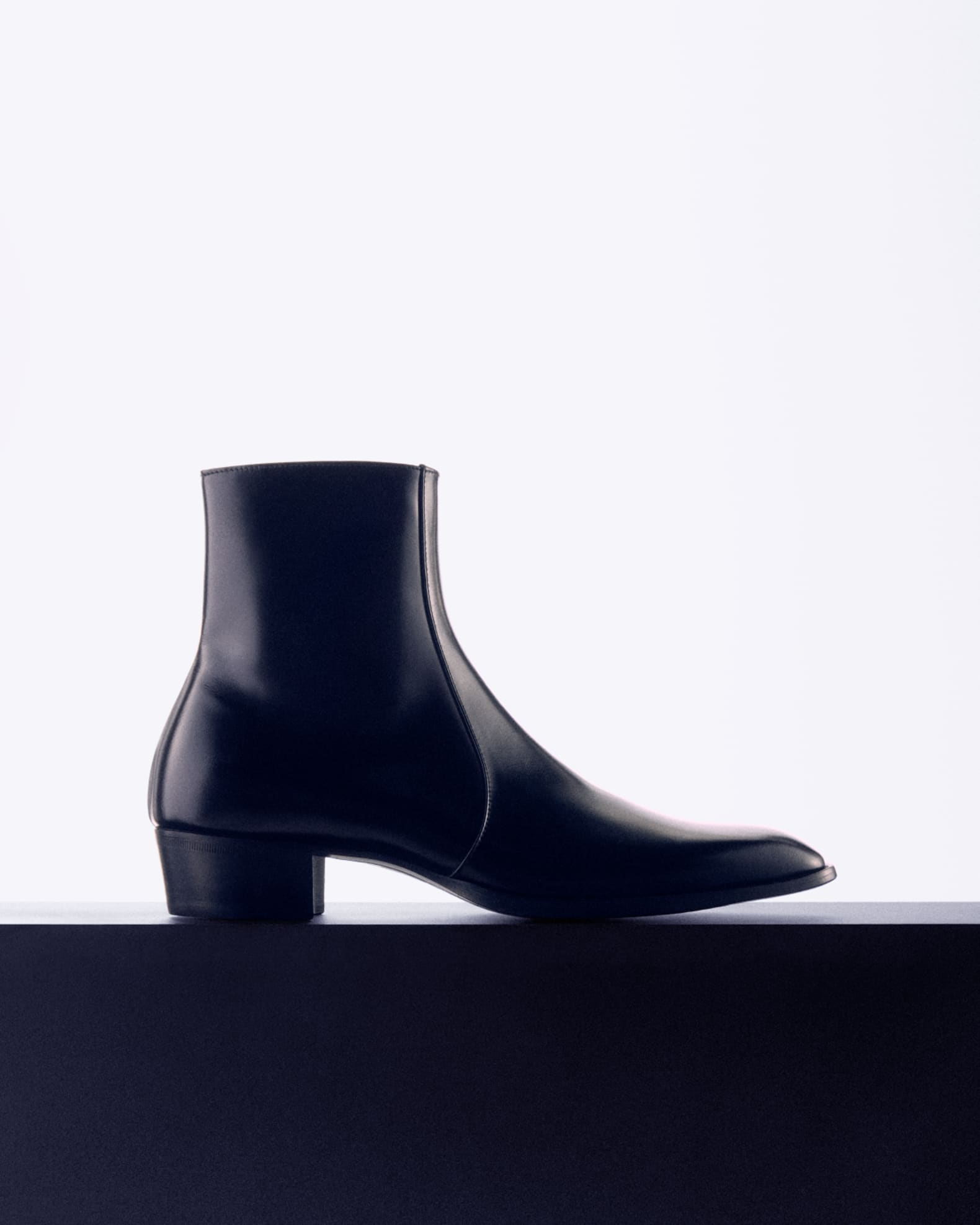 Saint Laurent Men's Roman 35 Leather Side-Zip Ankle Boots | Neiman