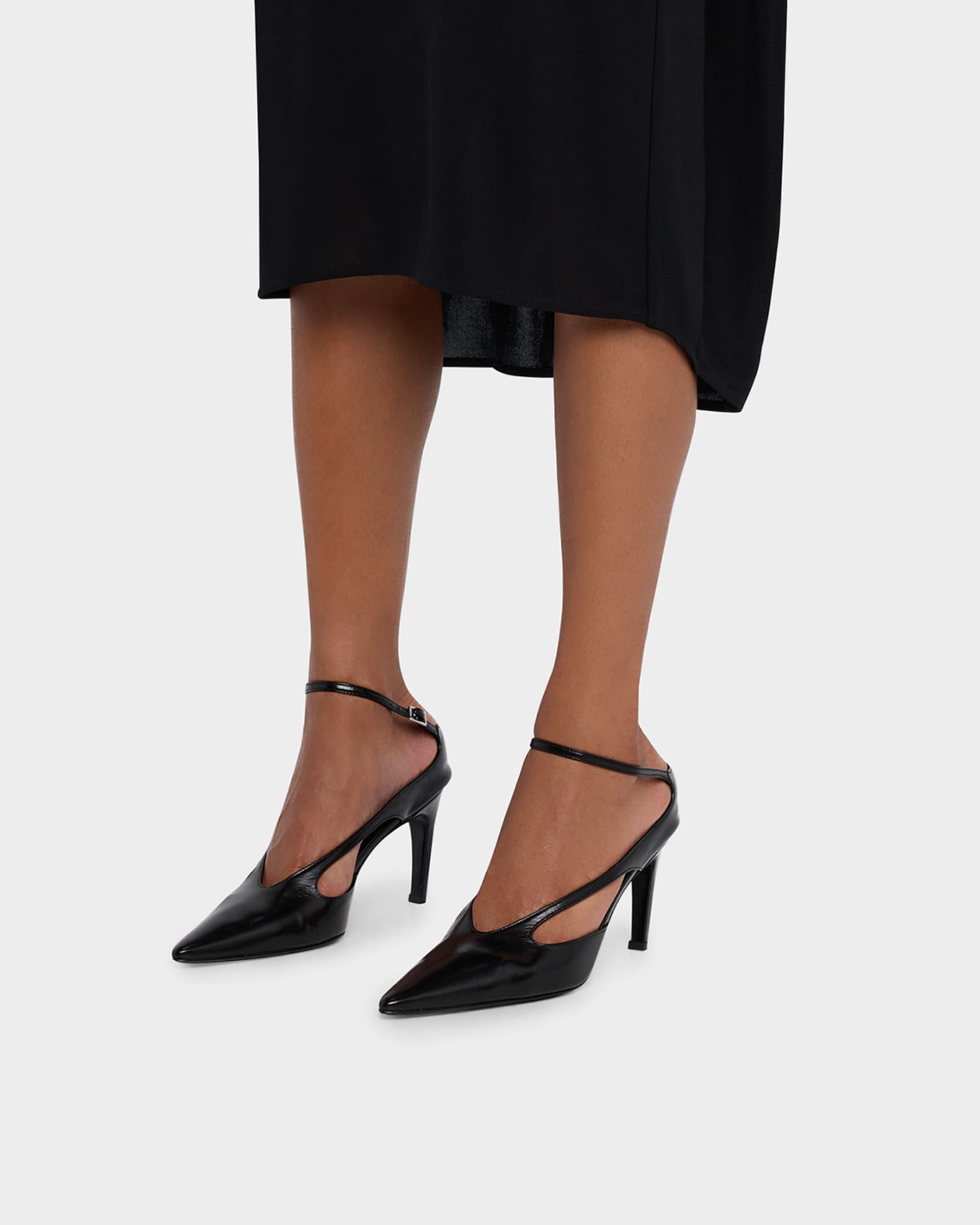 TOTEME トーテム ブラック The Cutout ヒール Toteme Cutout Leather Pointed-Toe Pumps | Neiman Marcus
