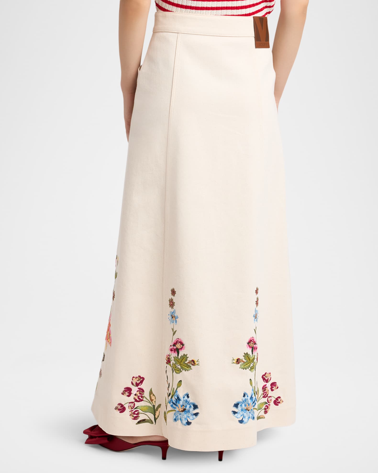 スカート VALENTINO GARAVANI Skirt Valentino Garavani Floral Embroidered Denim Button-Front Maxi
