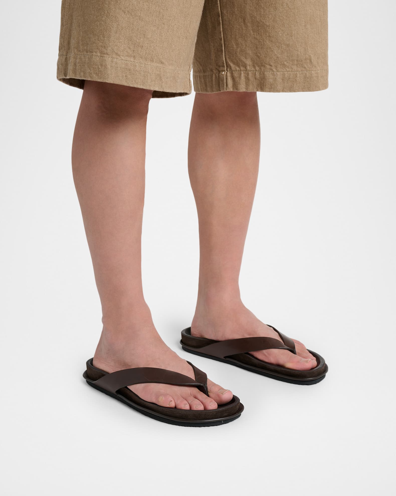 Jacquemus Men's Les Tatanes Leather Thong Sandals | Neiman Marcus