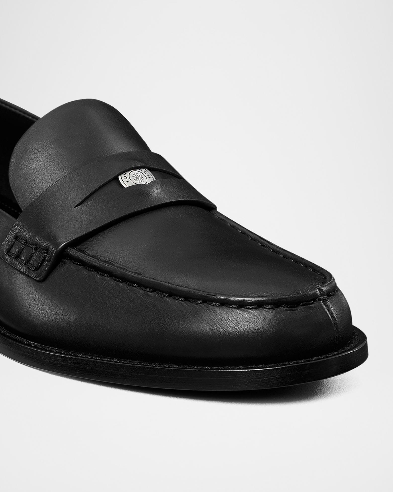 Tory Burch Men\'s Black Loafers Classic Lug Loafer: Women main image 4