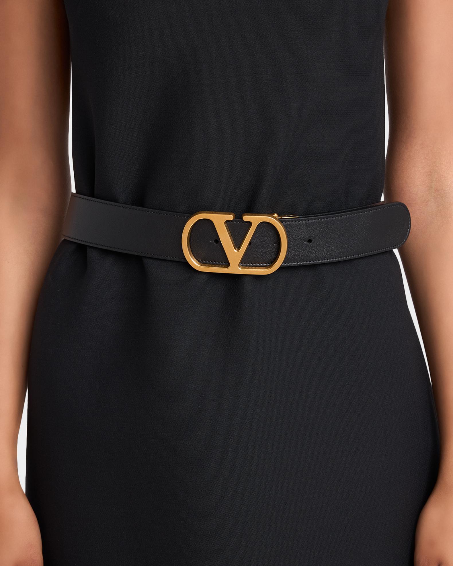 NWT VALENTINO BELT Large 47” Logo Leather authentic made in Italy NEW Intricate engraving on the gold-tone buckle adds a refined  main image 3