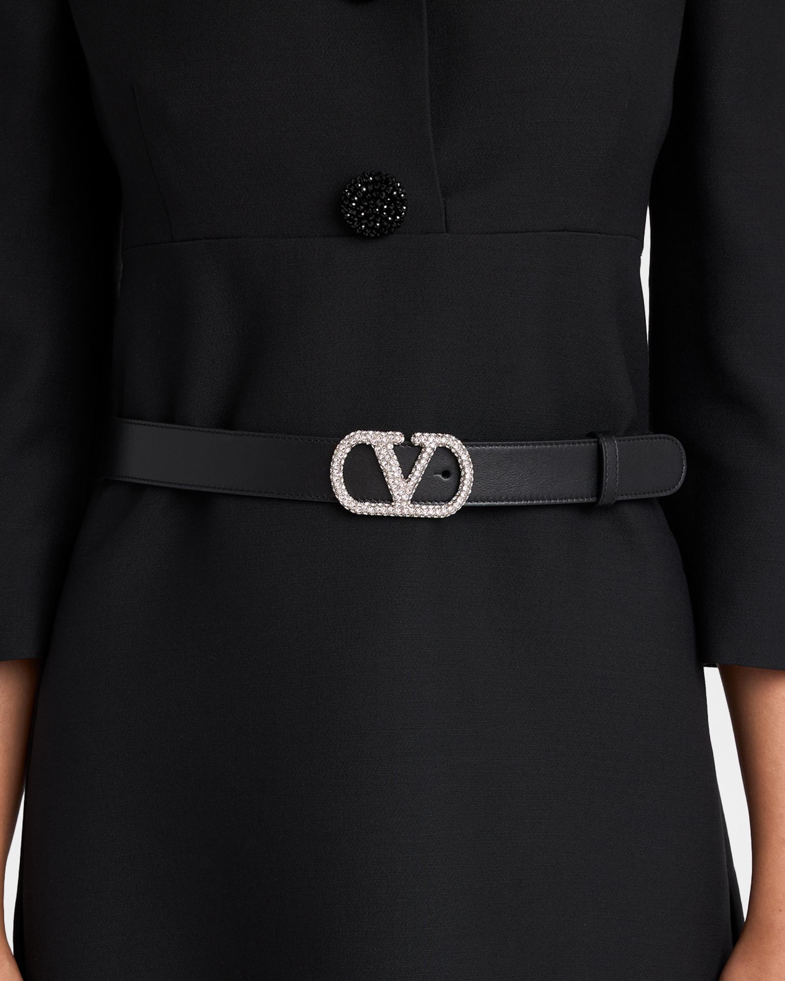 Valentino Garavani women belt
VLogo Belt With Crystals 10mm excellent condition Valentino Vlogo 70/28 Crystal Embellished Reversible Leather  main image 3