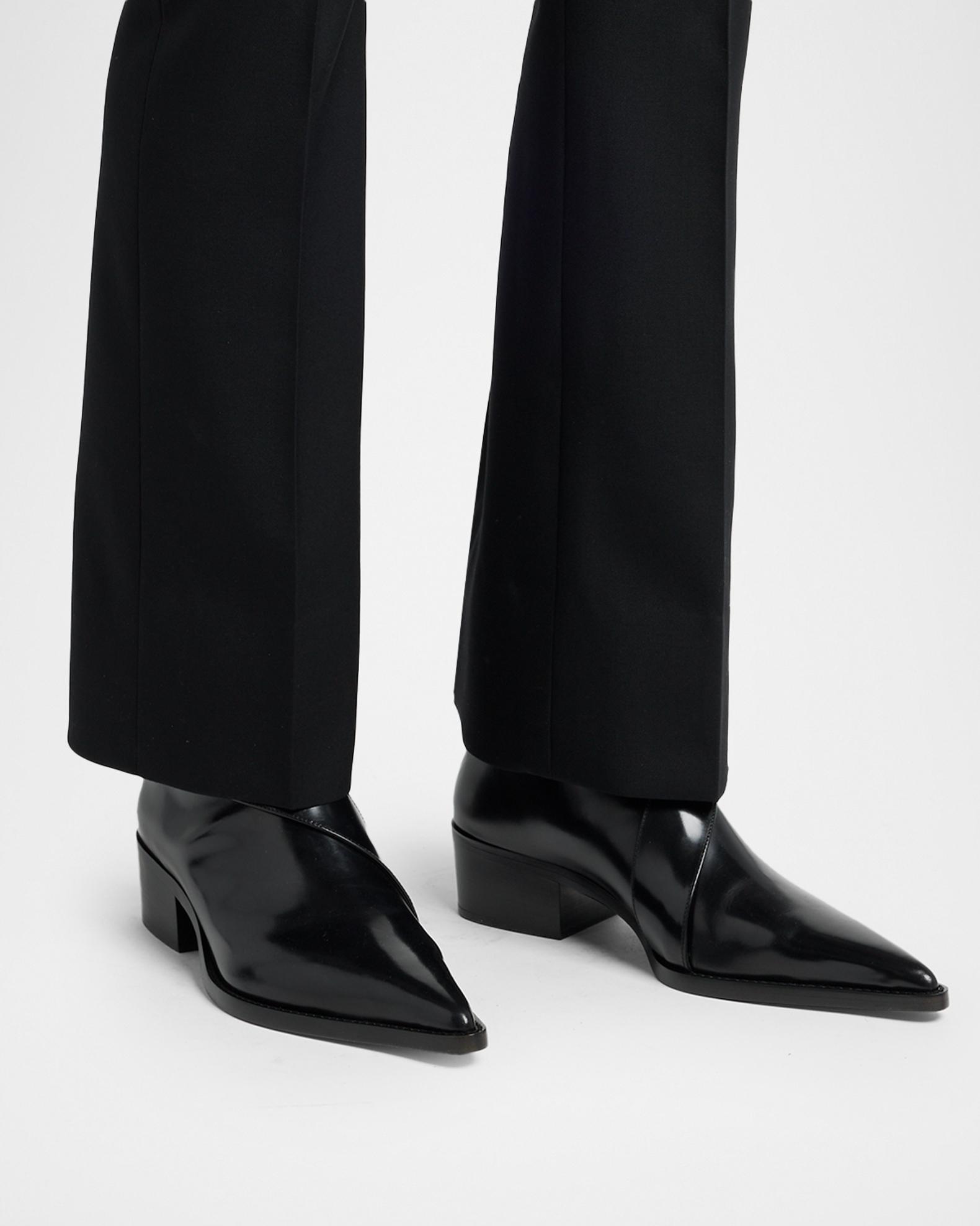 McQueen Men display picture 1