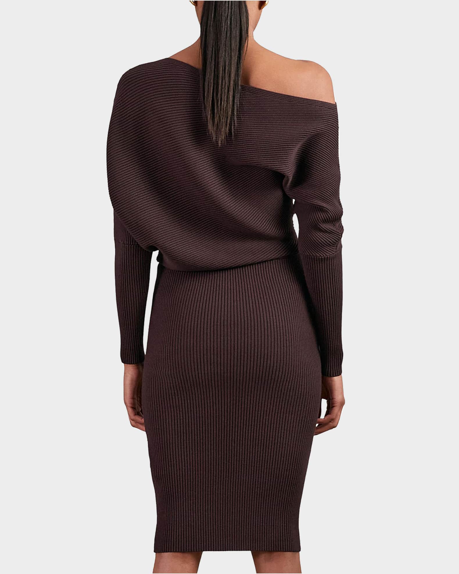 新品irenisa イレニサ24aw ONE SHOULDER 59400円 Shop the Amelie One-Shoulder Accordion Pleat Maxi Dress Floral Fuchsia