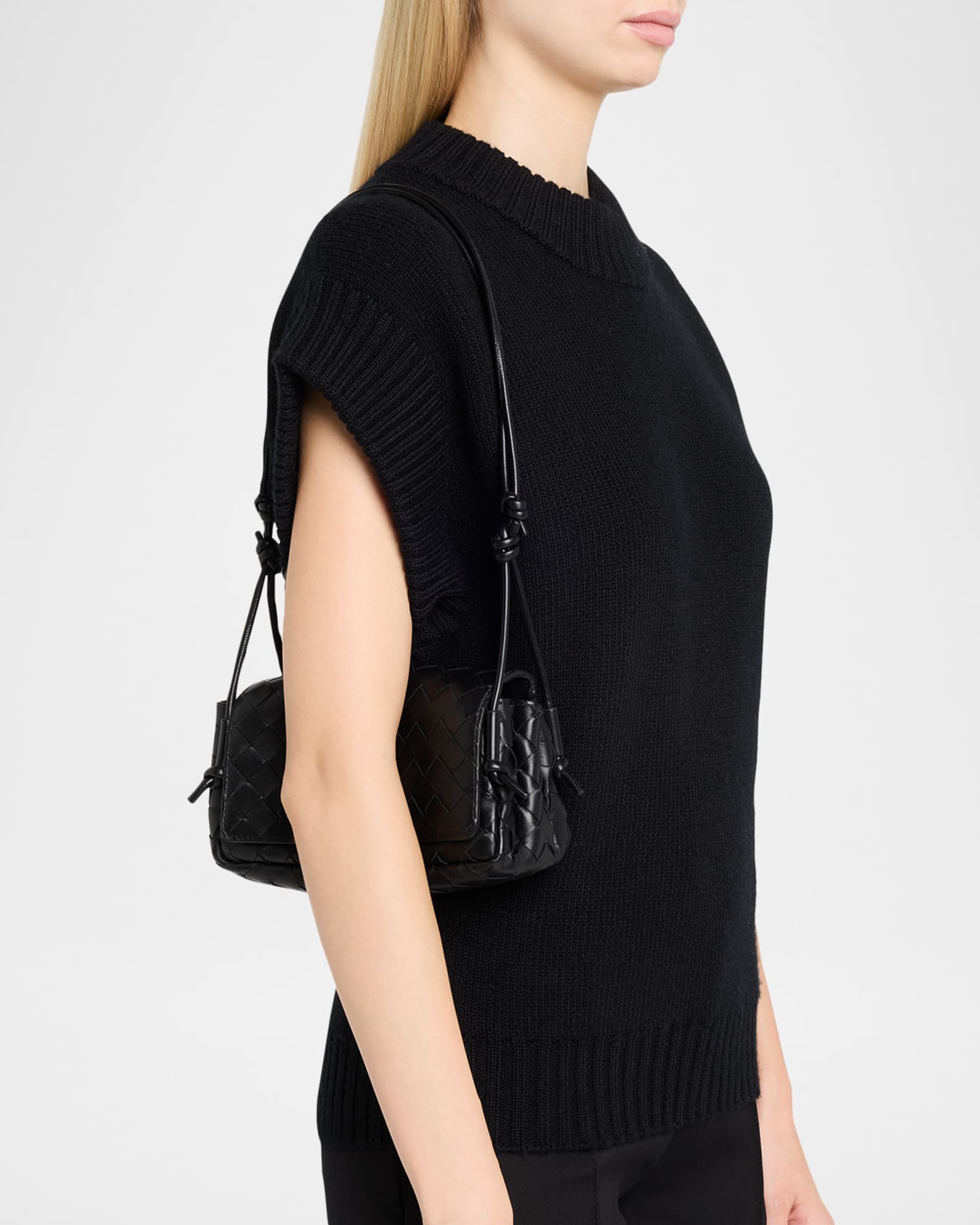 ぺ*ぺ様 BOTTEGA VENETA ケース ネロブラック Bottega Veneta Notturno Nappa Leather Shoulder Bag | Neiman Marcus