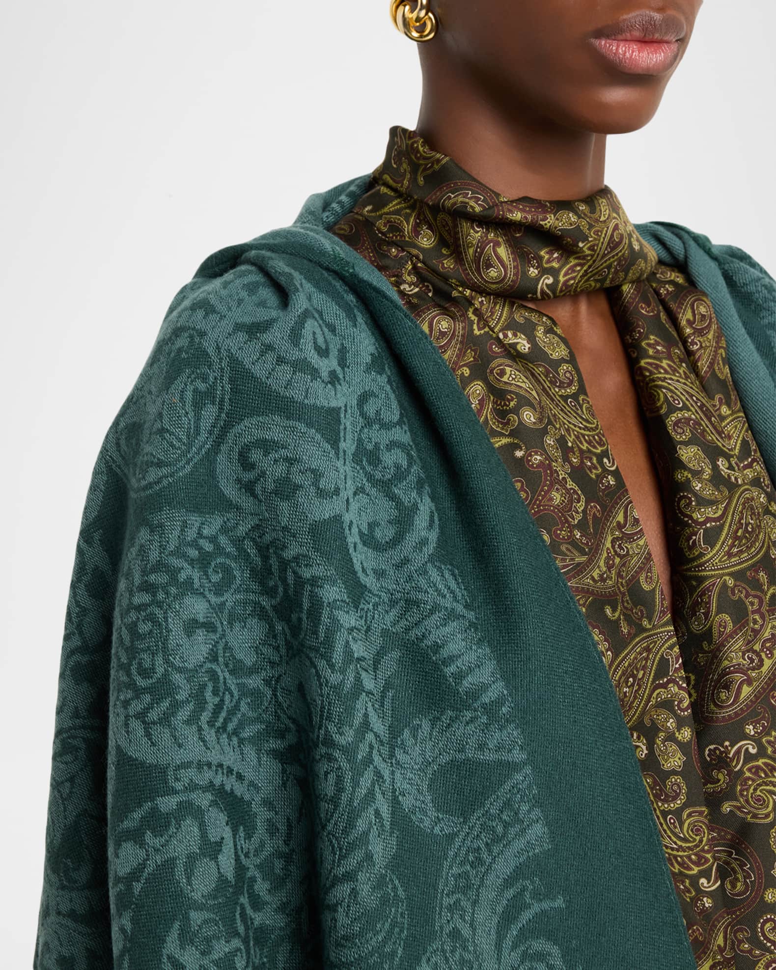 エトロ ETRO 現行ロゴ シグネチャー刺繍 カシミヤ100% フリンジ ストール マフラー ブランケット 3way グリーン レディース メンズ ほぼ未使用 Etro Hooded Paisley Wool Scarf | Neiman Marcus