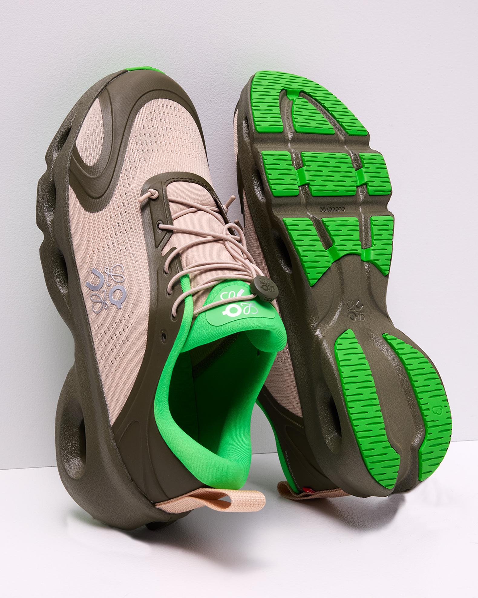 靴 LOEWE On Cloudstratus Loewe x On Cloudsolo Sneakers | Neiman Marcus